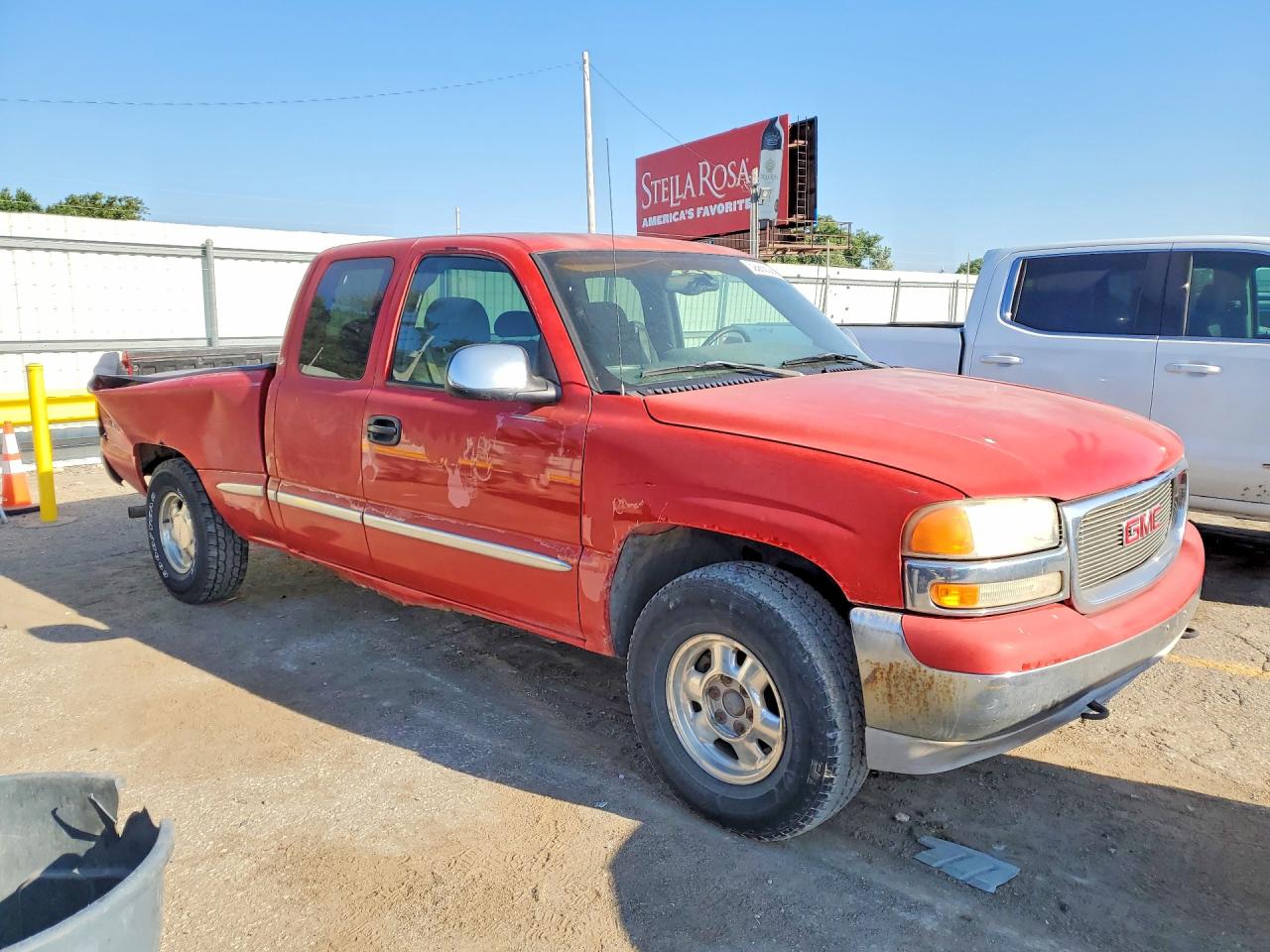 2001 Gmc New Sierra K1500 Red vin: 1GTEK19T31E177245