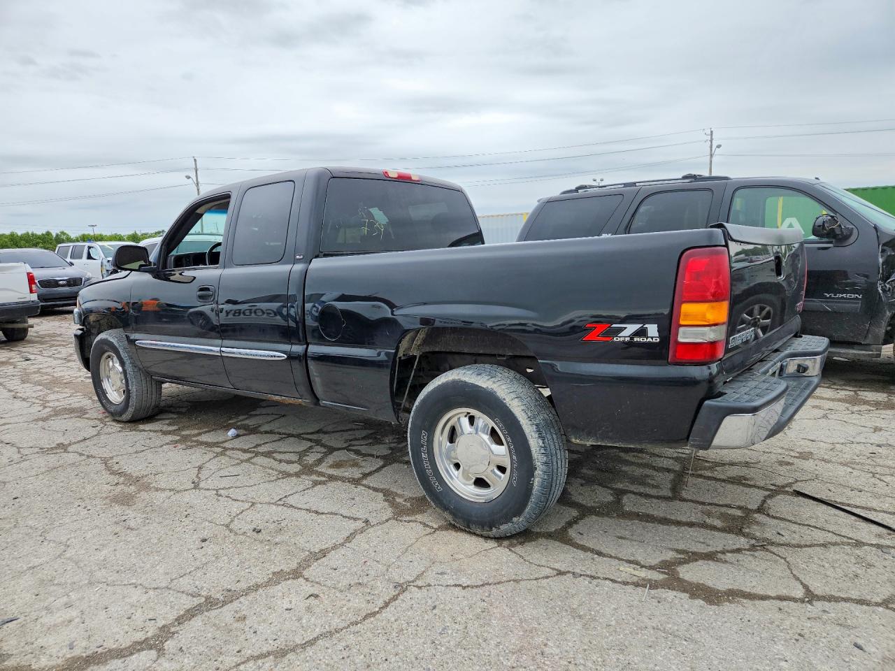 2003 Gmc New Sierra K1500 Black vin: 1GTEK19T93E152739