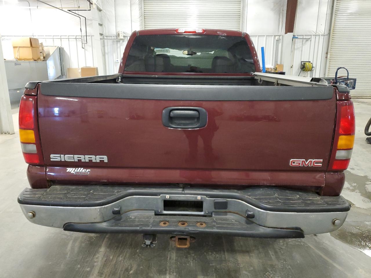 2003 Gmc New Sierra K1500 Burgundy vin: 1GTEK19V33Z211326