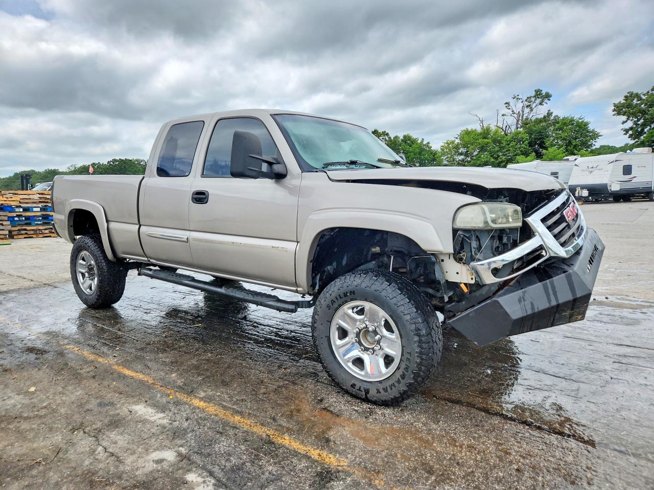 2005 Gmc New Sierra K1500 Cream vin: 1GTEK19Z55Z100802