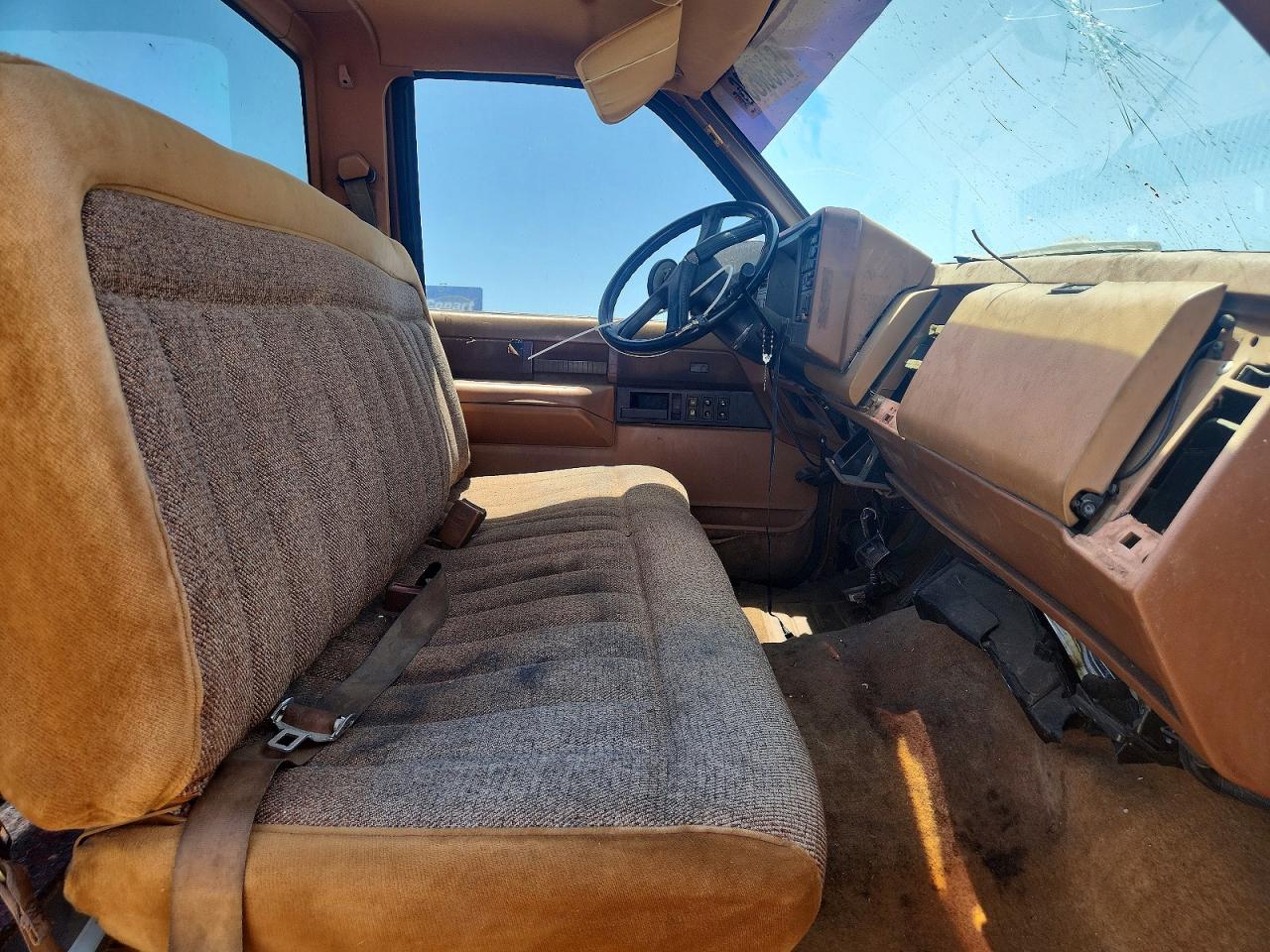 1989 Gmc Sierra C2500 Two Tone vin: 1GTFC24K1KE548166