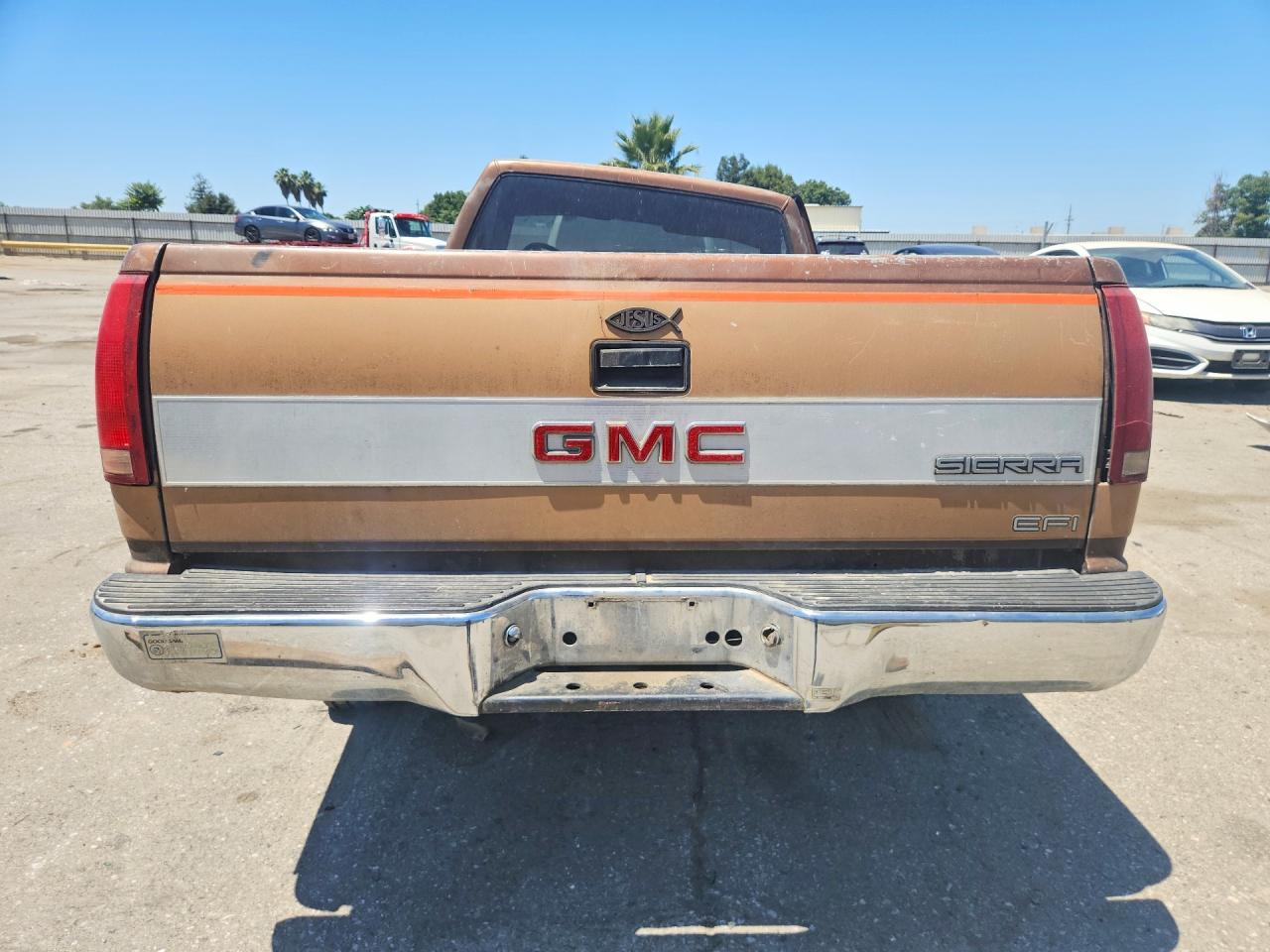 1989 Gmc Sierra C2500 Two Tone vin: 1GTFC24K1KE548166