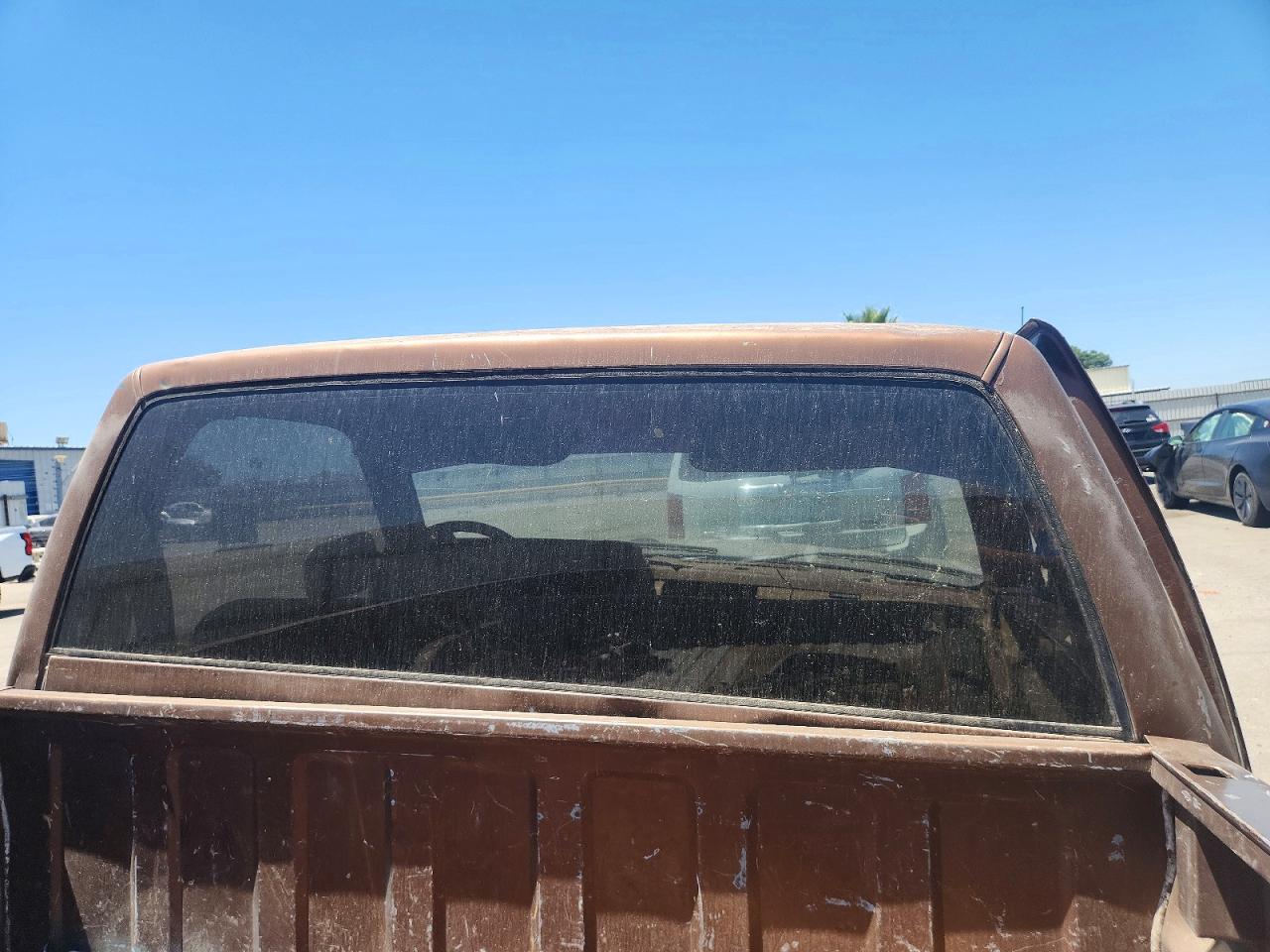1989 Gmc Sierra C2500 Two Tone vin: 1GTFC24K1KE548166