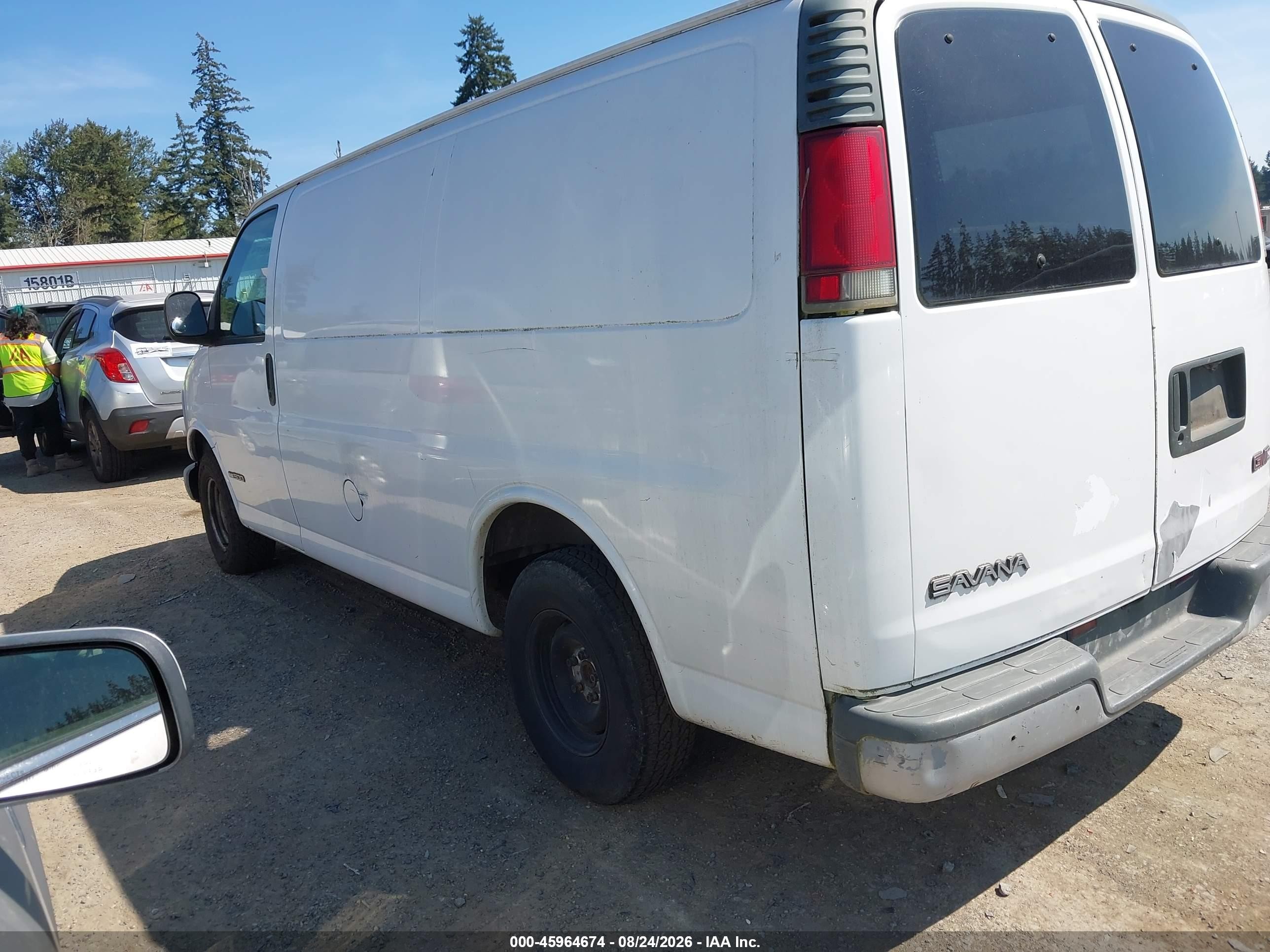 1998 Gmc Savana Standard White vin: 1GTFG15W8W1072589