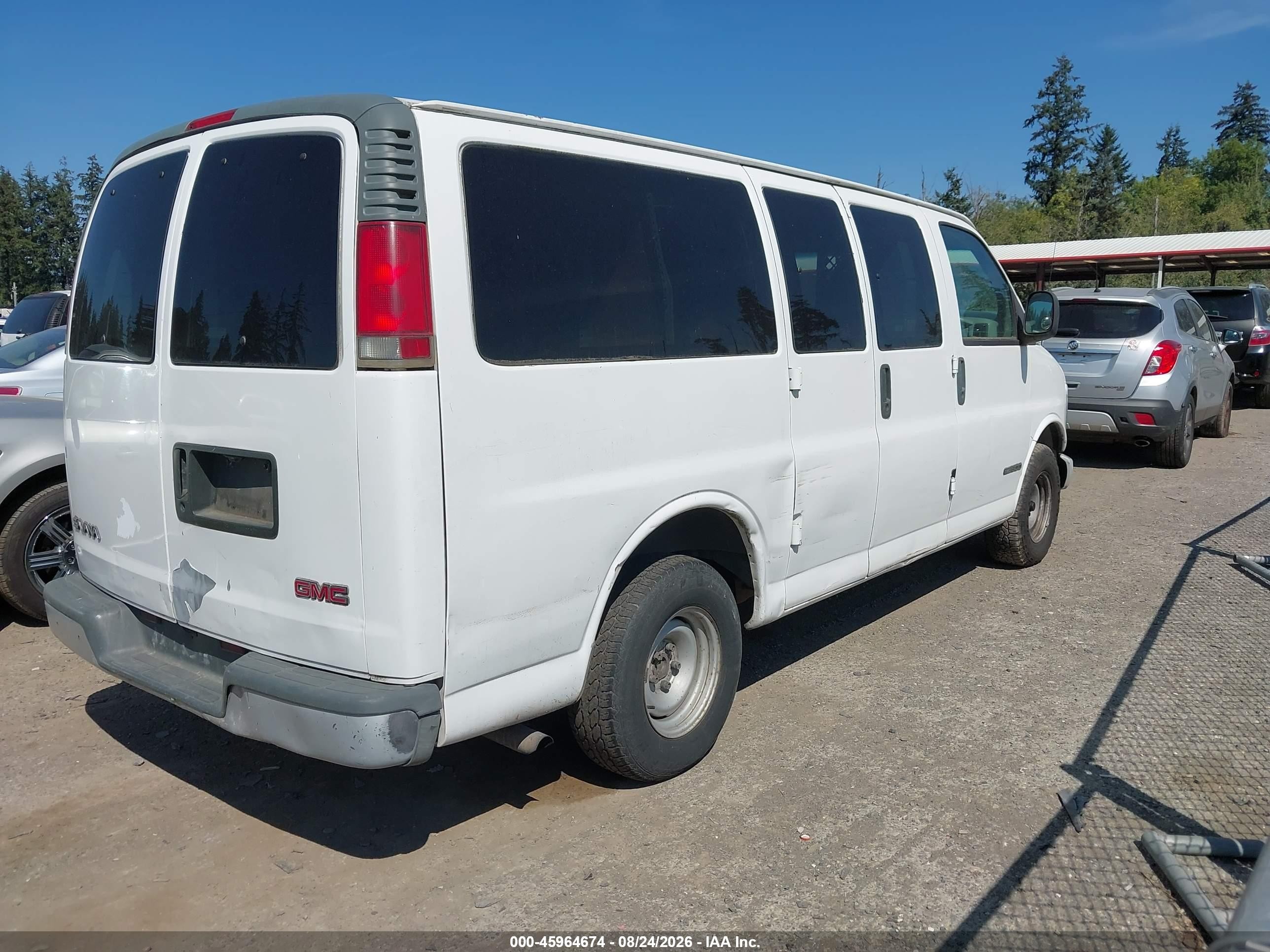 1998 Gmc Savana Standard White vin: 1GTFG15W8W1072589