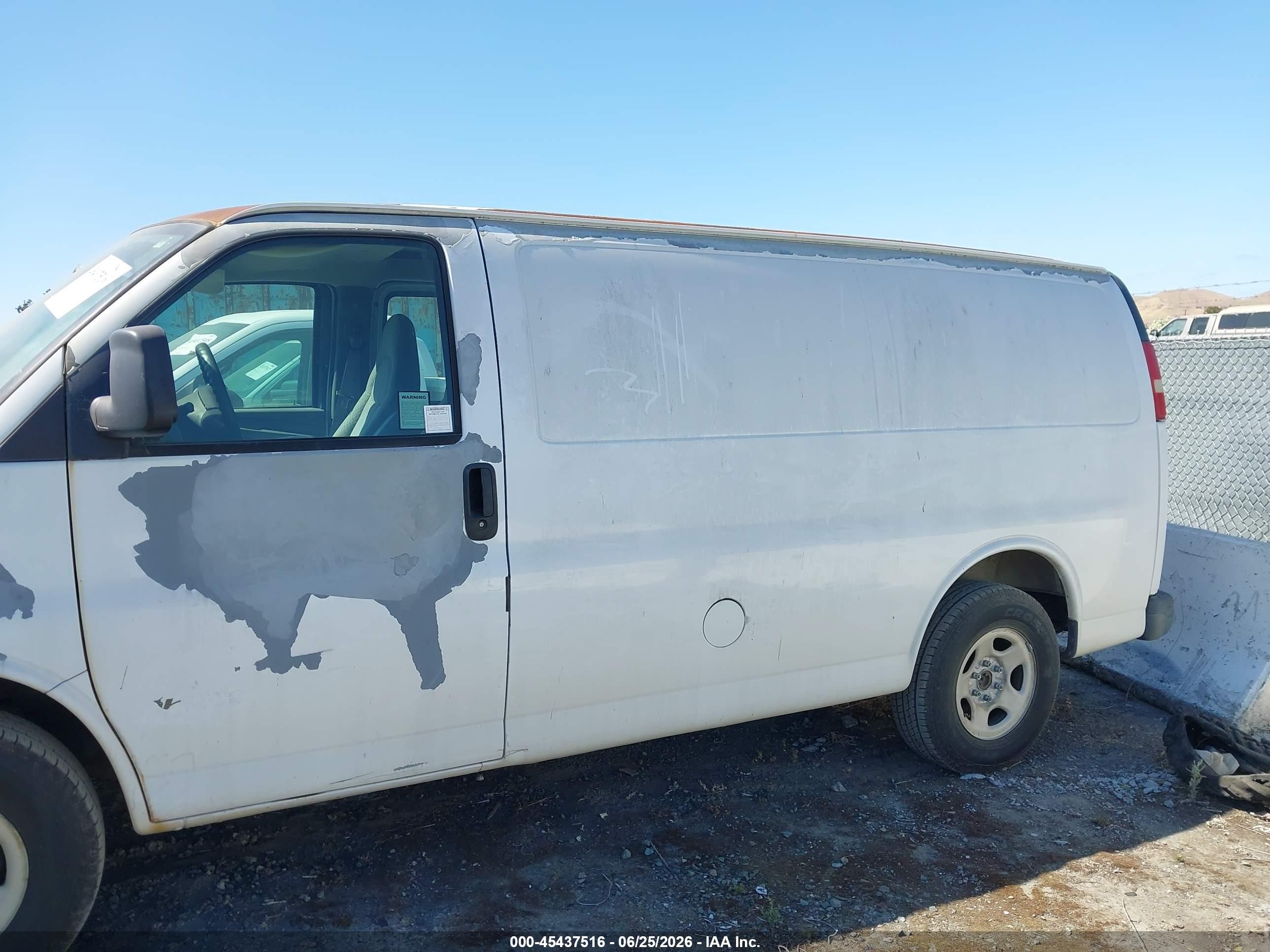 2006 Gmc Savana Work Van White vin: 1GTFG15X361113980