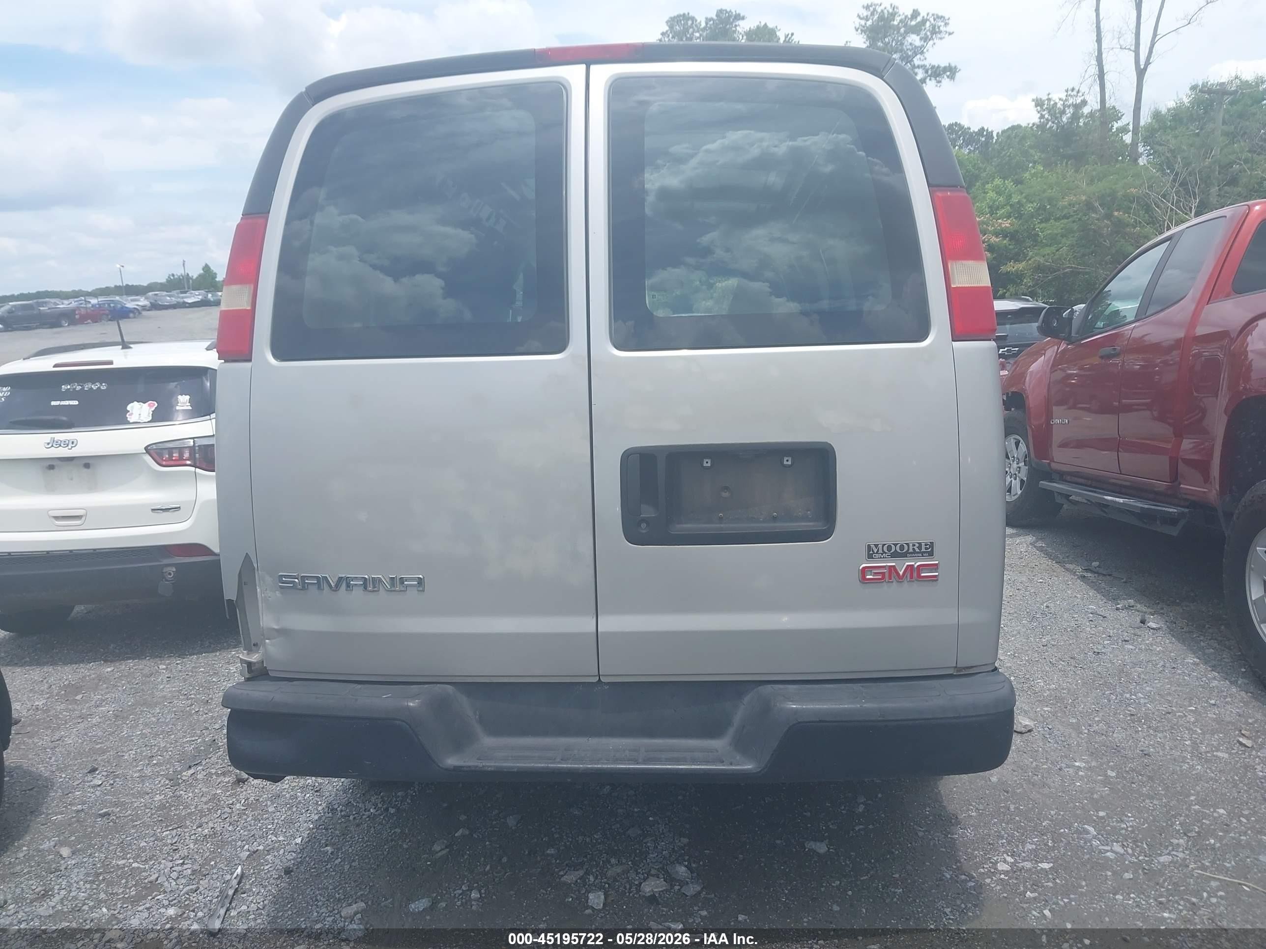 2007 Gmc Savana Work Van Серебряный vin: 1GTFG15X871144529