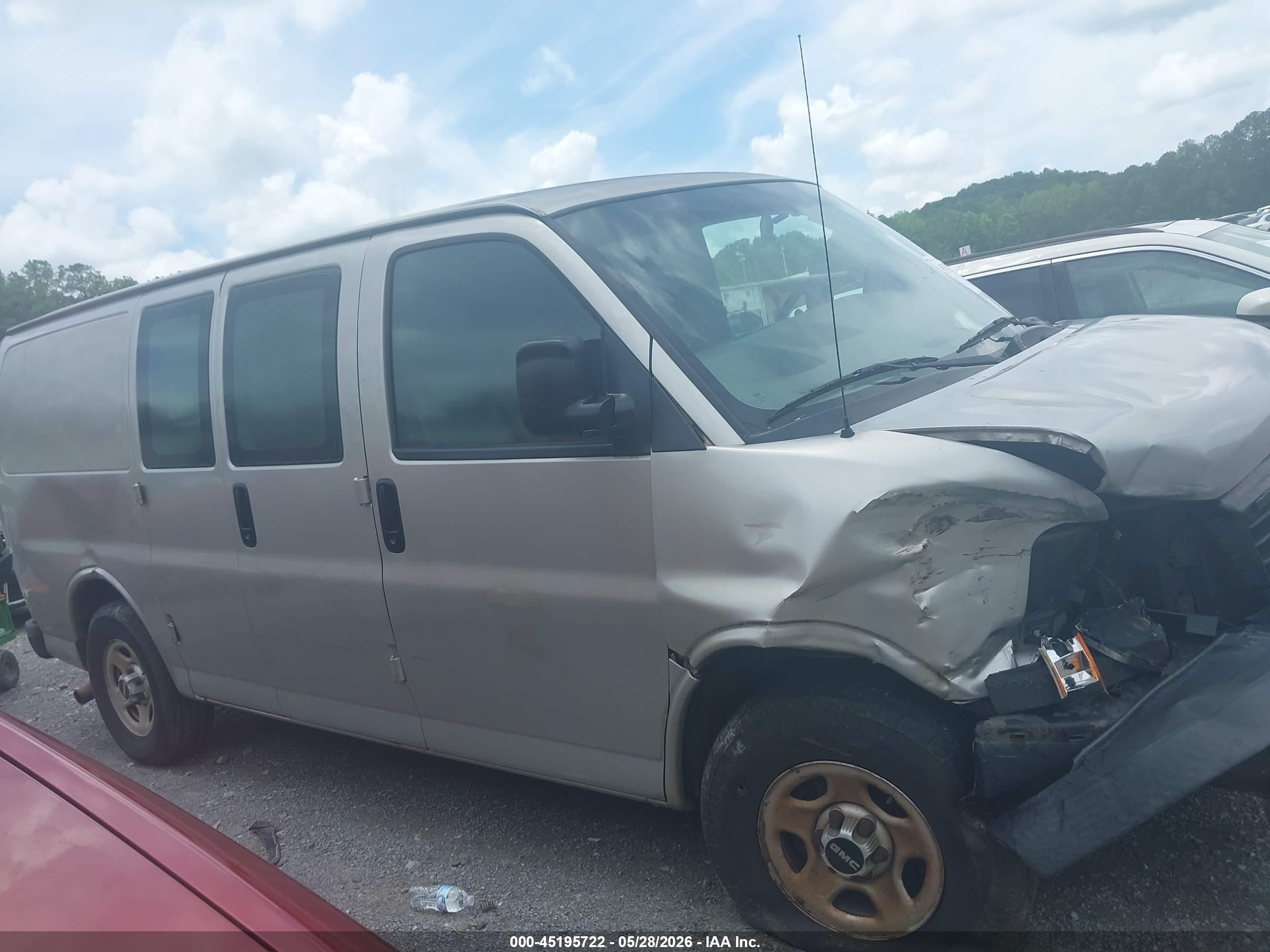 2007 Gmc Savana Work Van Серебряный vin: 1GTFG15X871144529