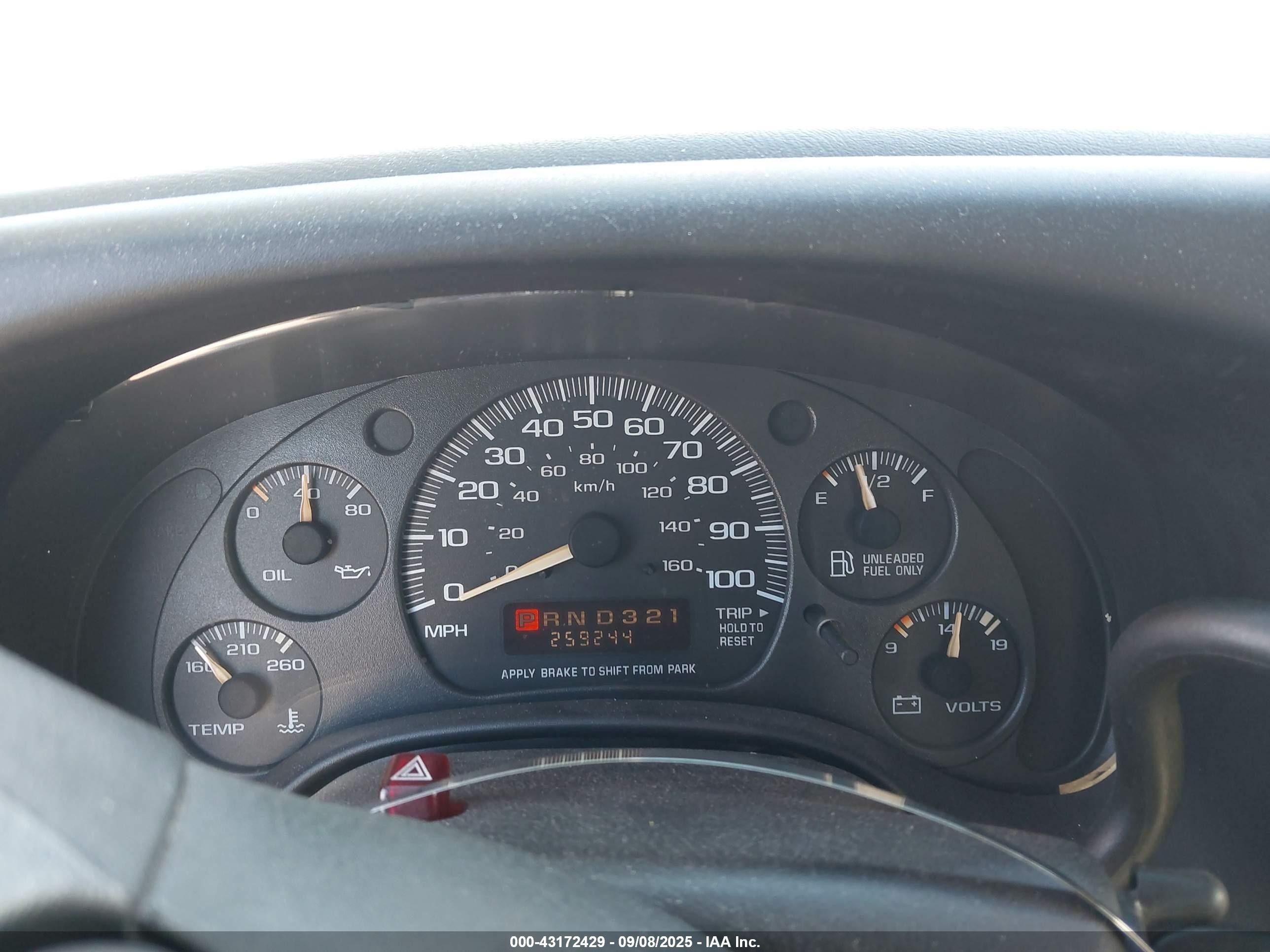 2002 Gmc Savana Standard White vin: 1GTFG25MX21153088