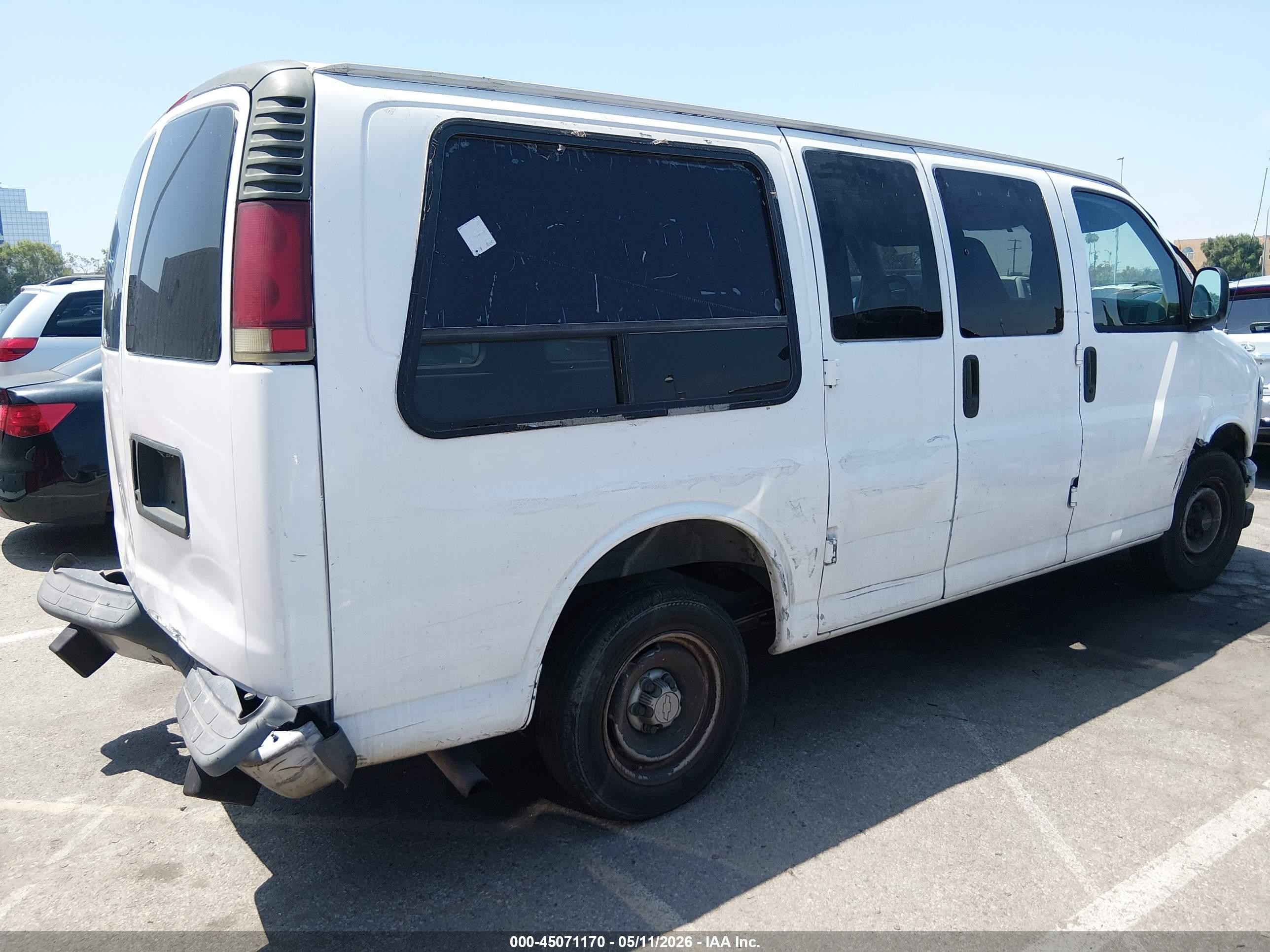 2000 Gmc Savana Standard White vin: 1GTFG25MXY1902061