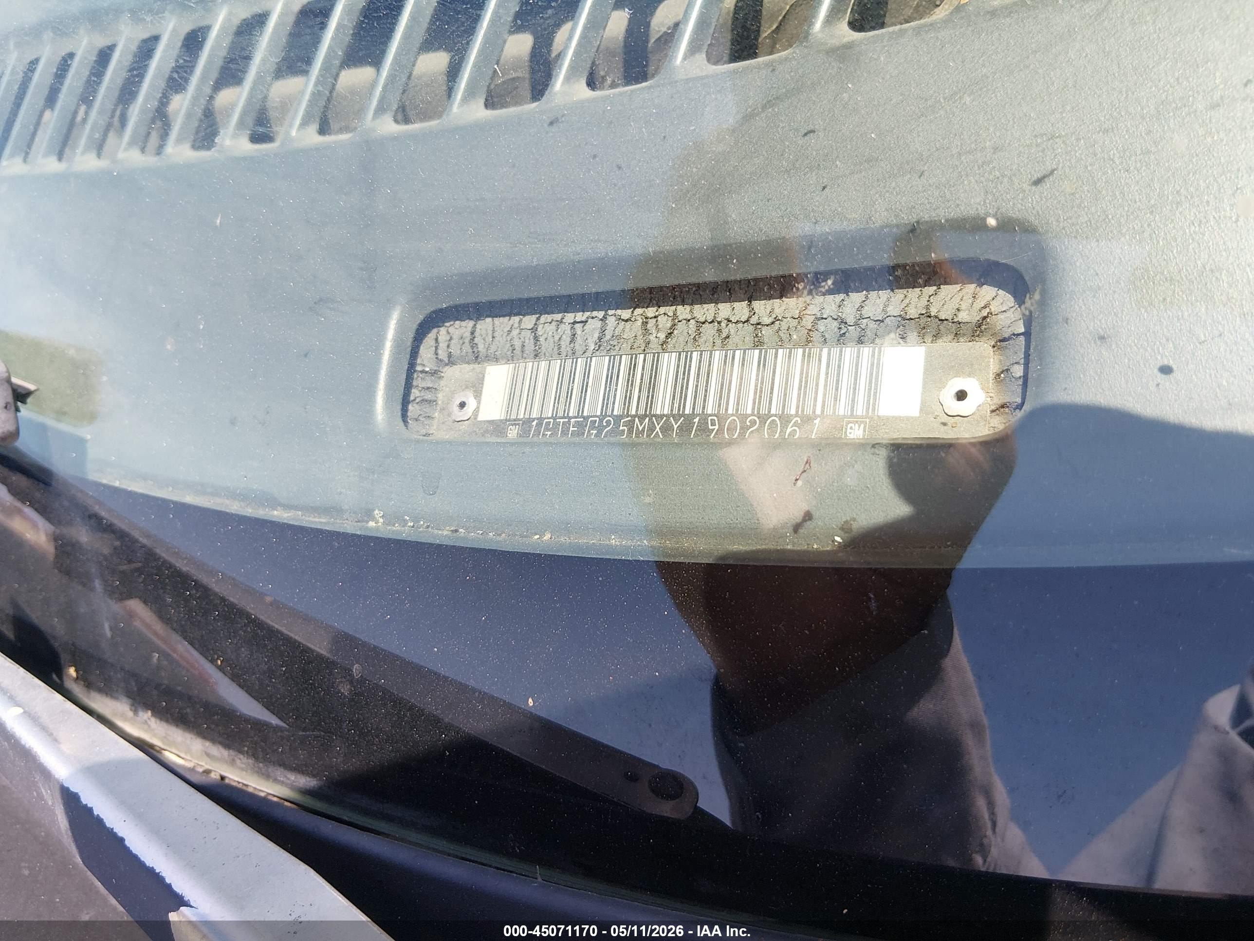 2000 Gmc Savana Standard White vin: 1GTFG25MXY1902061