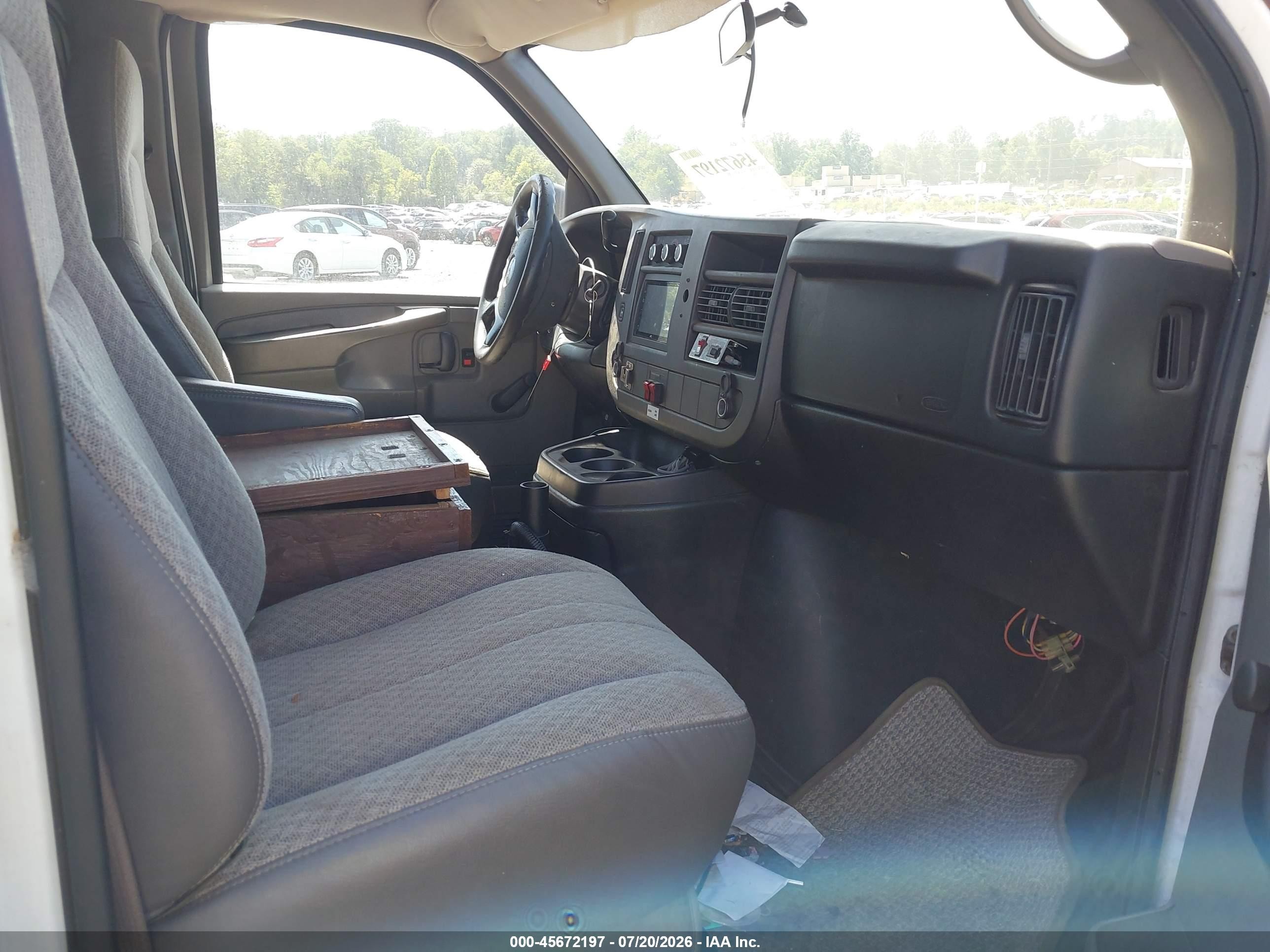2008 Gmc Savana Work Van White vin: 1GTFH154481235124