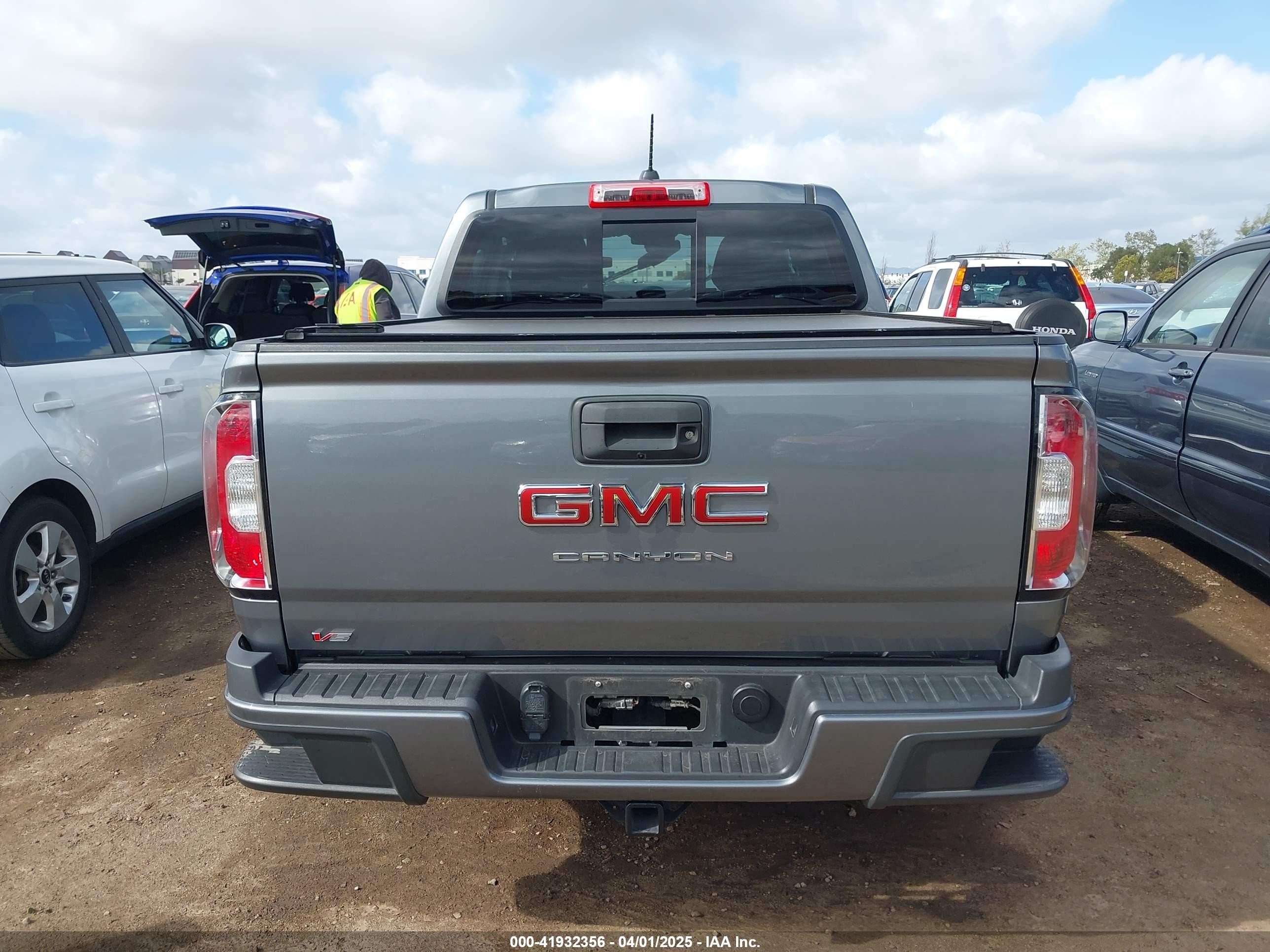 2022 Gmc Canyon 2wd  Short Box Elevation Pewter vin: 1GTG5CEN8N1199841