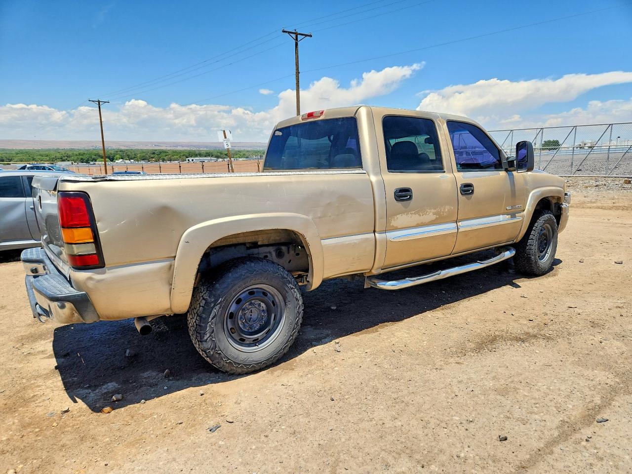 2004 Gmc Sierra C2500 Crew Cab Tan vin: 1GTGC23U04F110193