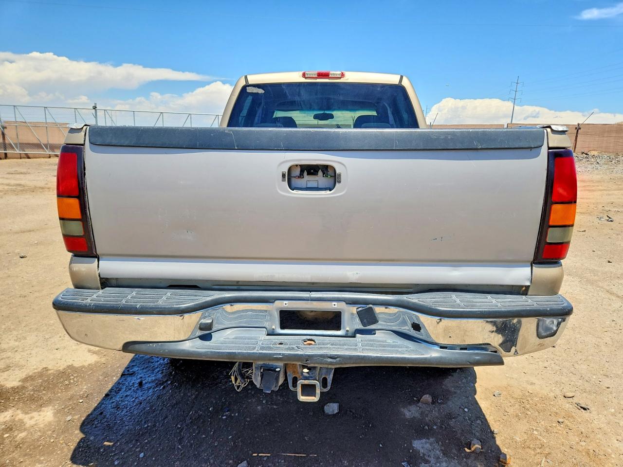 2004 Gmc Sierra C2500 Crew Cab Tan vin: 1GTGC23U04F110193