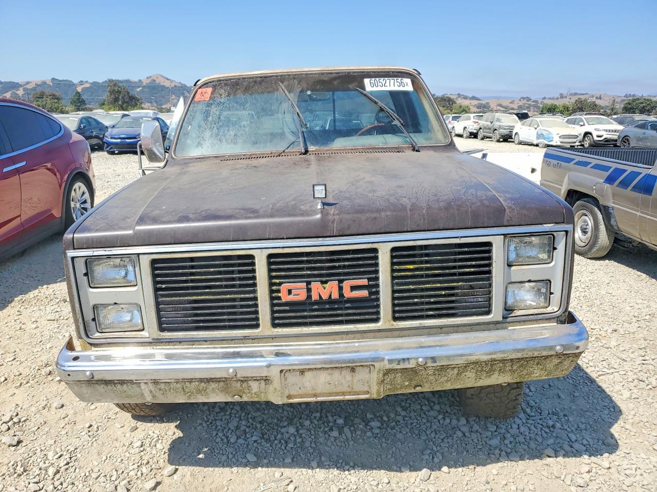 1985 Gmc C2500 Two Tone vin: 1GTGC24J1FJ510767