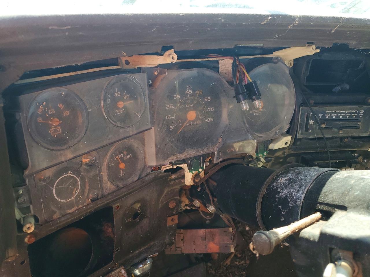 1985 Gmc C2500 Two Tone vin: 1GTGC24J1FJ510767