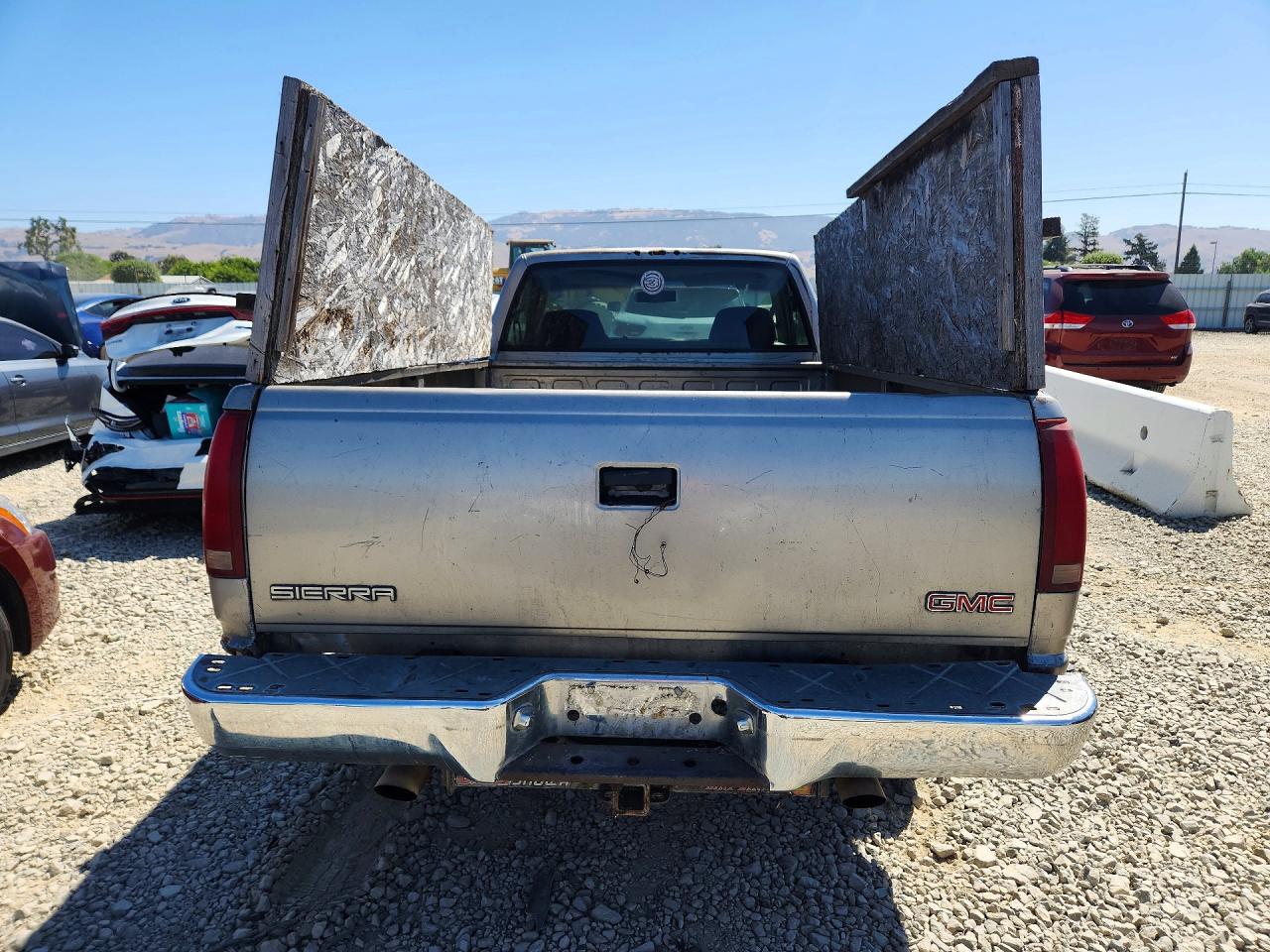 2000 Gmc Sierra C2500 Silver vin: 1GTGC24J7YR155320