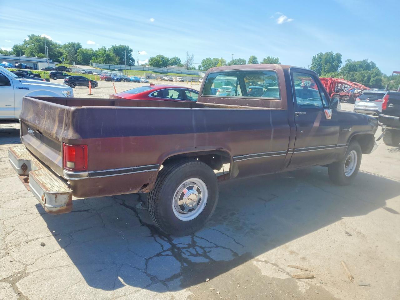 1983 Gmc C2500 Burgundy vin: 1GTGC24M4DS501742