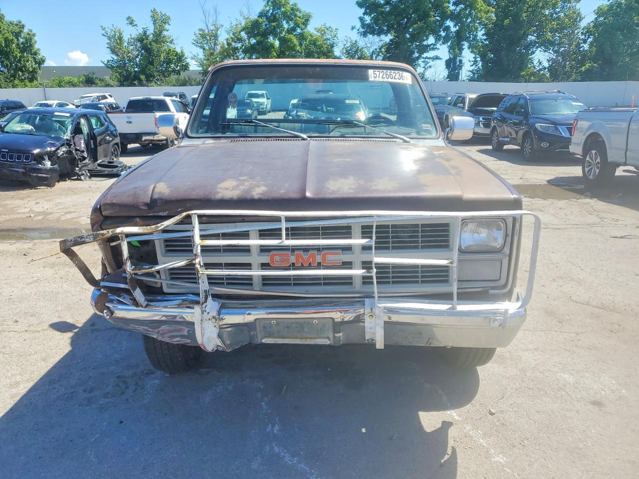 1983 Gmc C2500 Burgundy vin: 1GTGC24M4DS501742