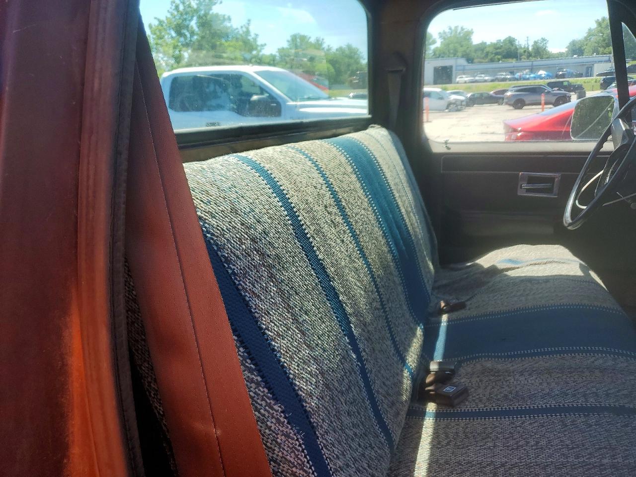 1983 Gmc C2500 Burgundy vin: 1GTGC24M4DS501742
