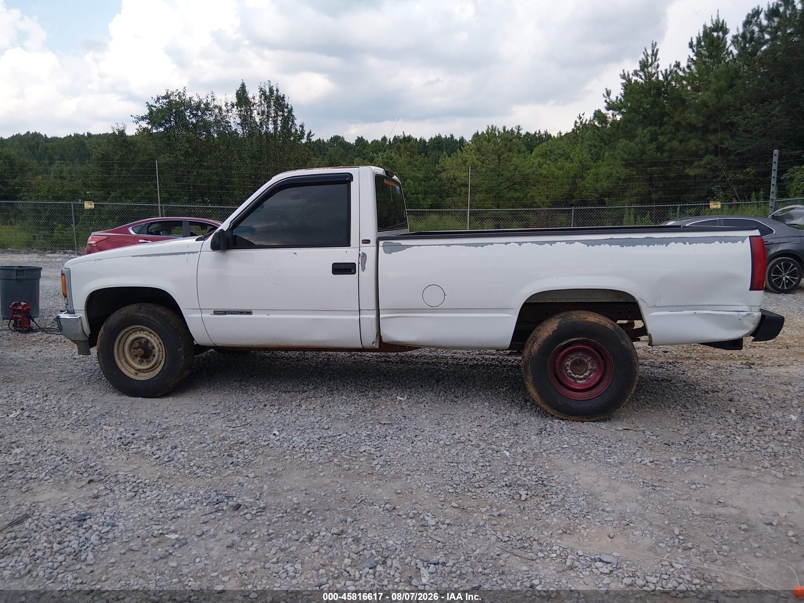 1999 Gmc Sierra 2500 Sl (carry-over) White vin: 1GTGC24R6XF060026