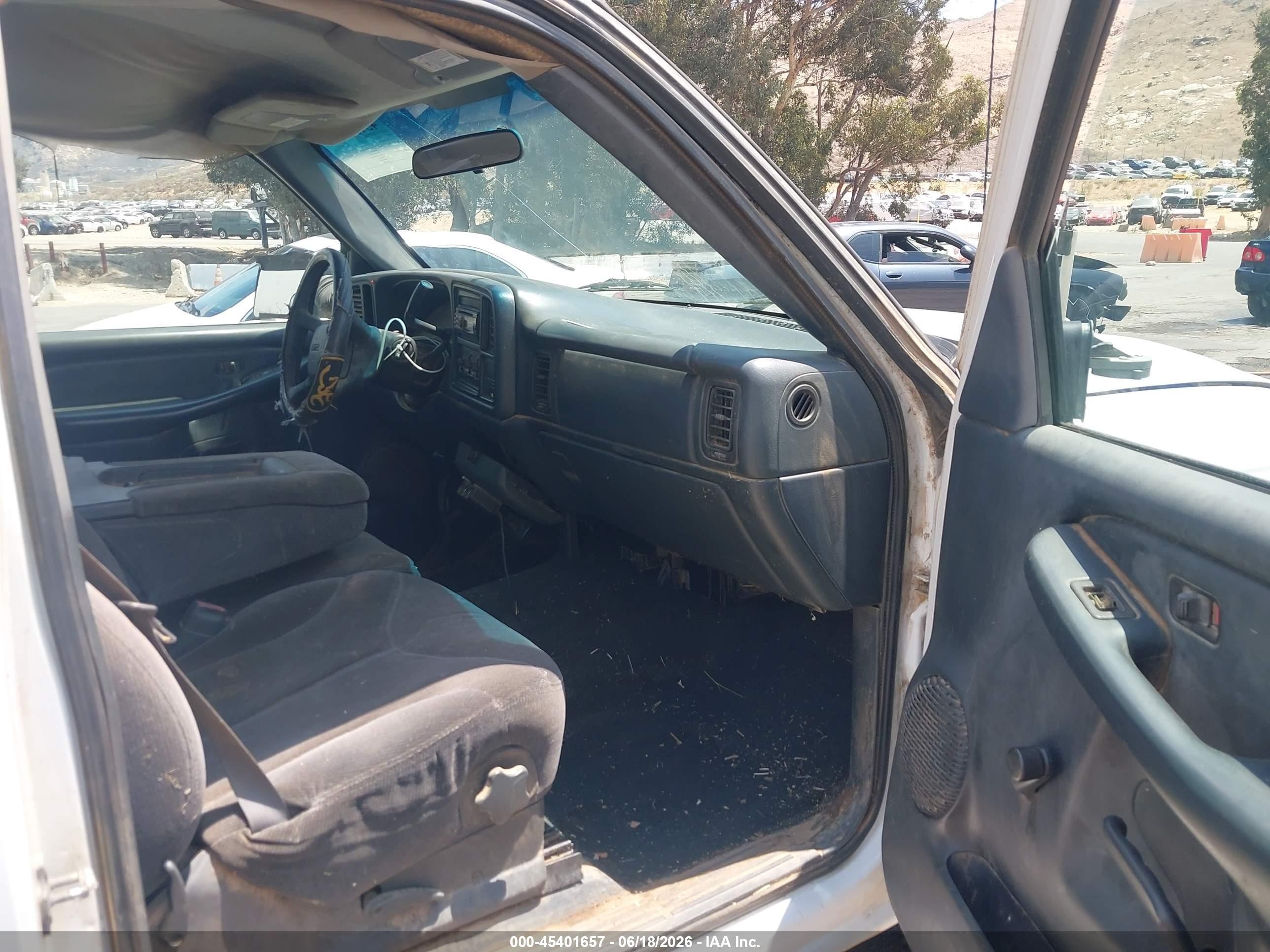 1999 Gmc New Sierra 2500 Sl White vin: 1GTGC24U2XE535763