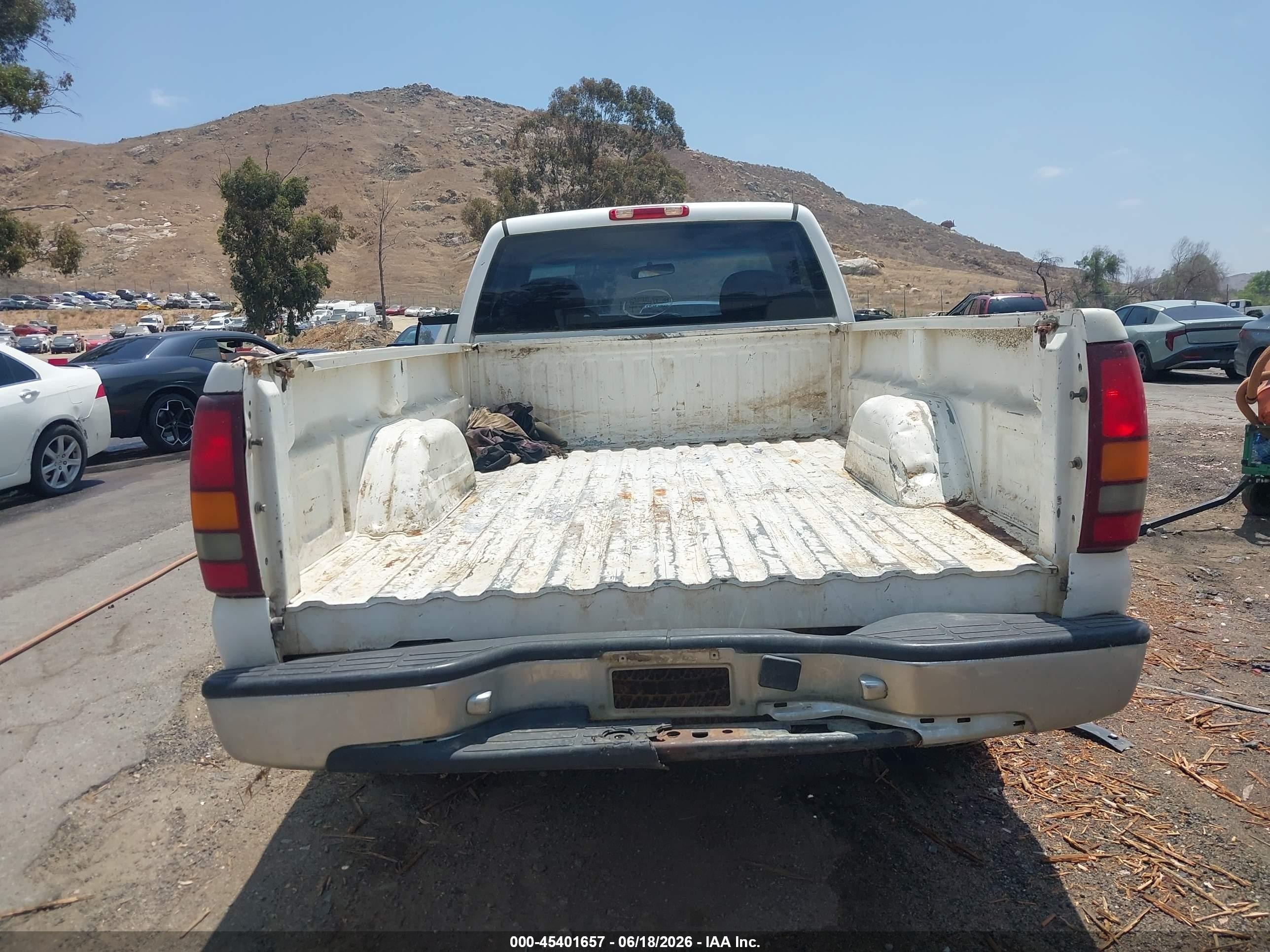 1999 Gmc New Sierra 2500 Sl White vin: 1GTGC24U2XE535763