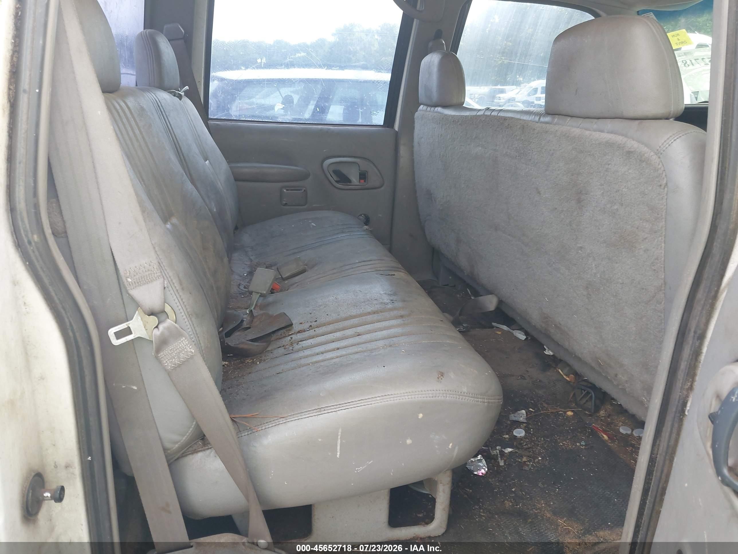 2000 Gmc Sierra 3500 Classic Sl White vin: 1GTGC33R9YF431642