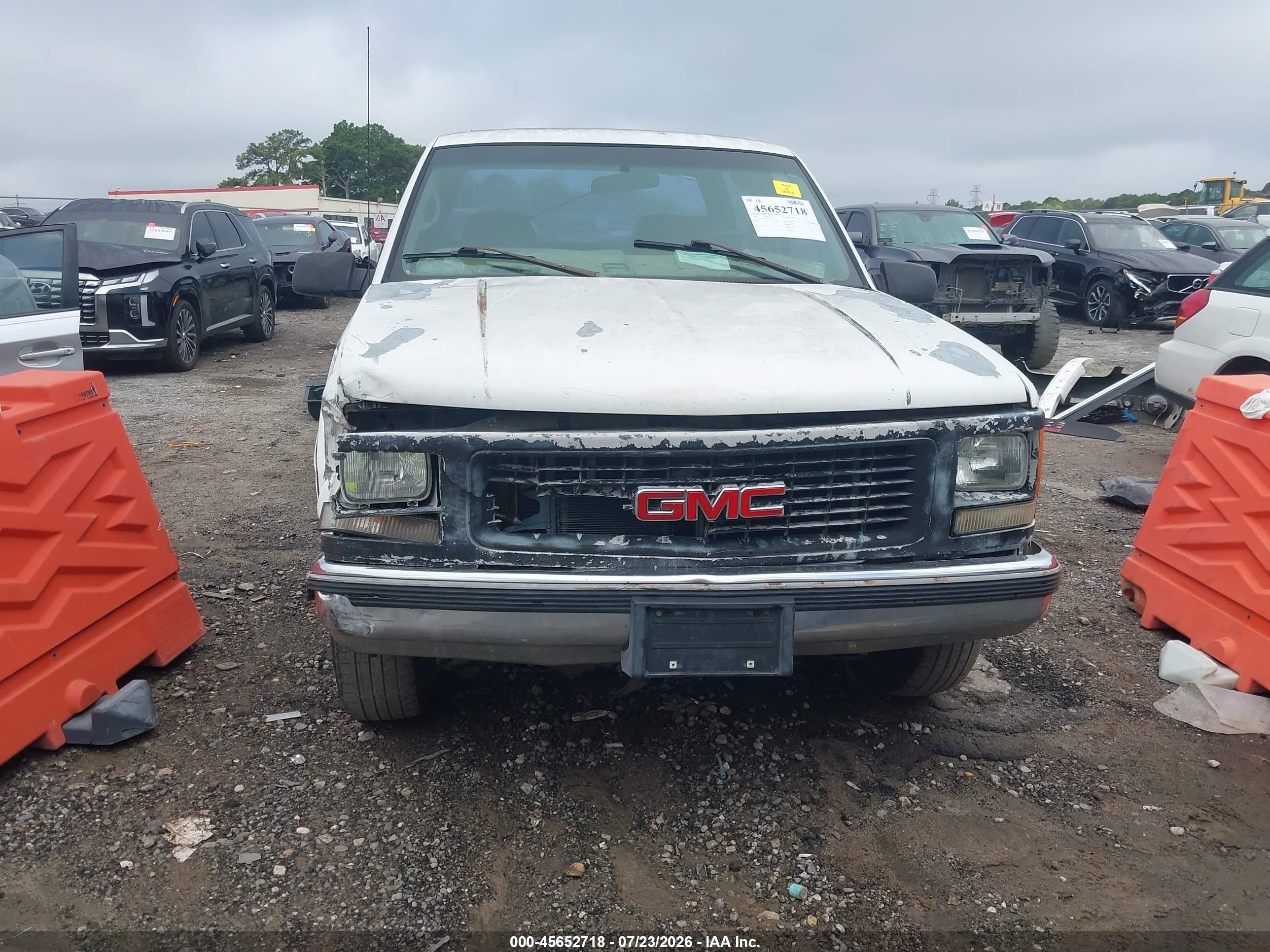 2000 Gmc Sierra 3500 Classic Sl White vin: 1GTGC33R9YF431642