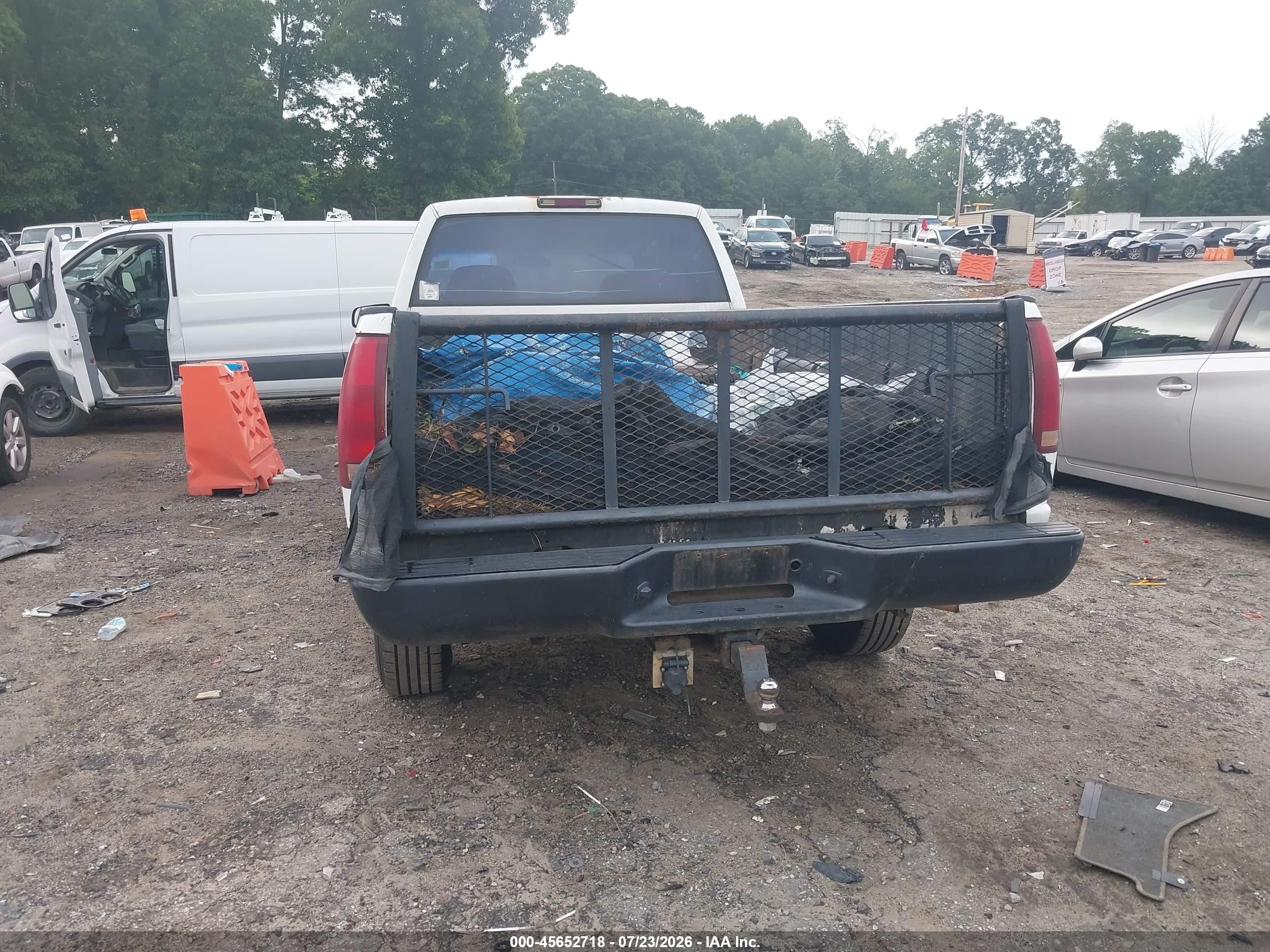 2000 Gmc Sierra 3500 Classic Sl White vin: 1GTGC33R9YF431642