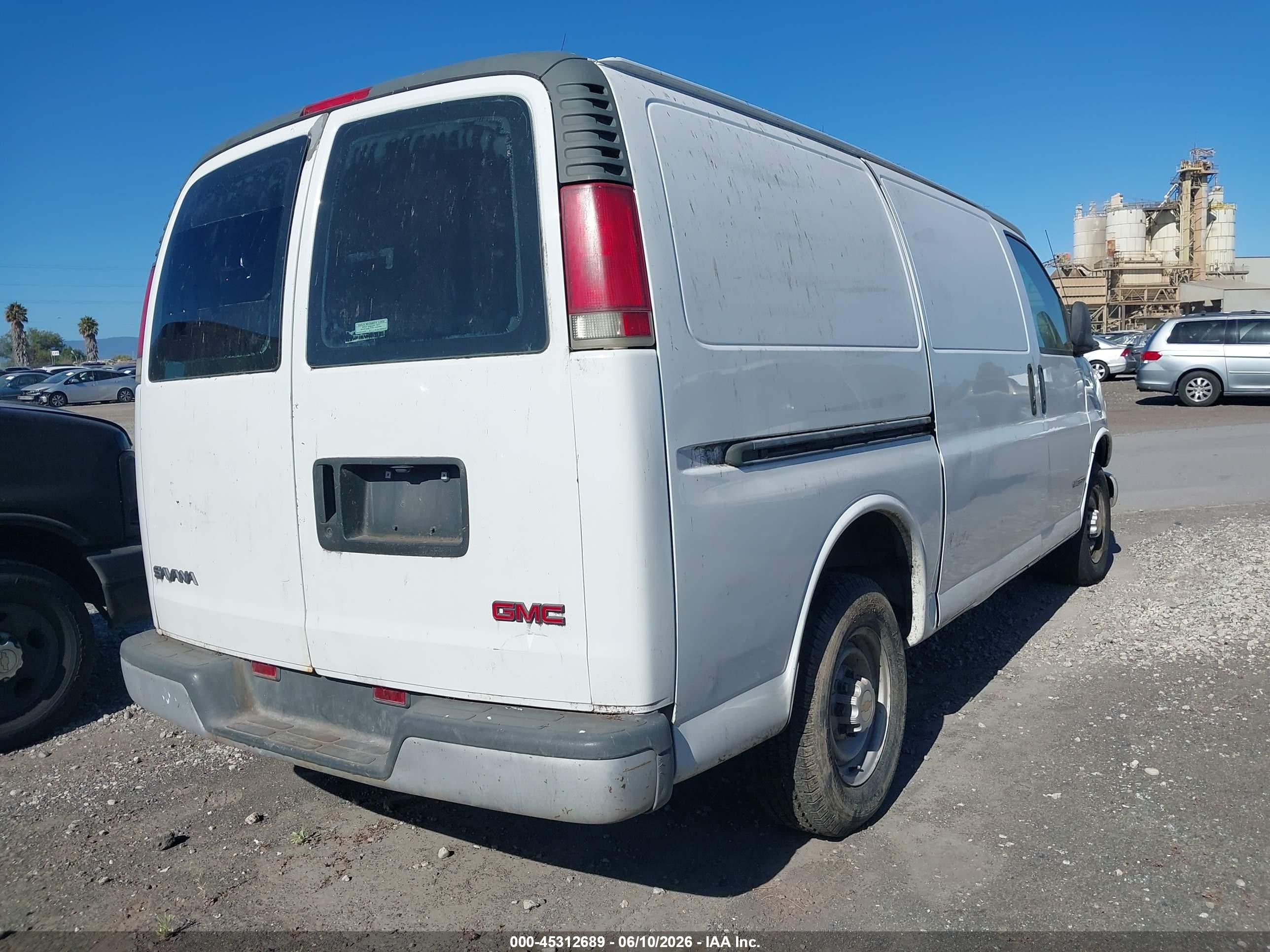 2000 Gmc Savana Standard White vin: 1GTGG25R6Y1244657
