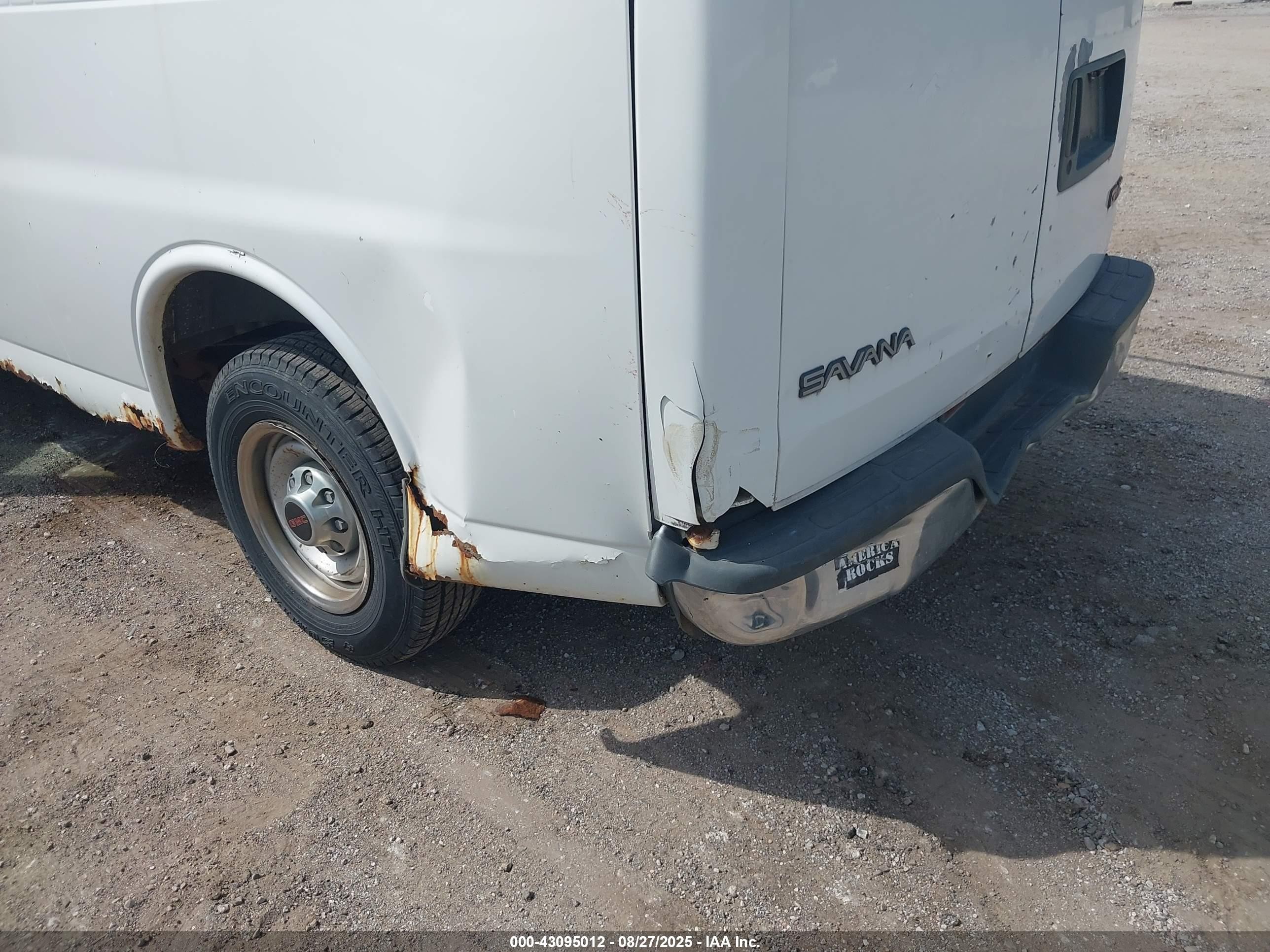 2002 Gmc Savana Standard White vin: 1GTGG25R721229480