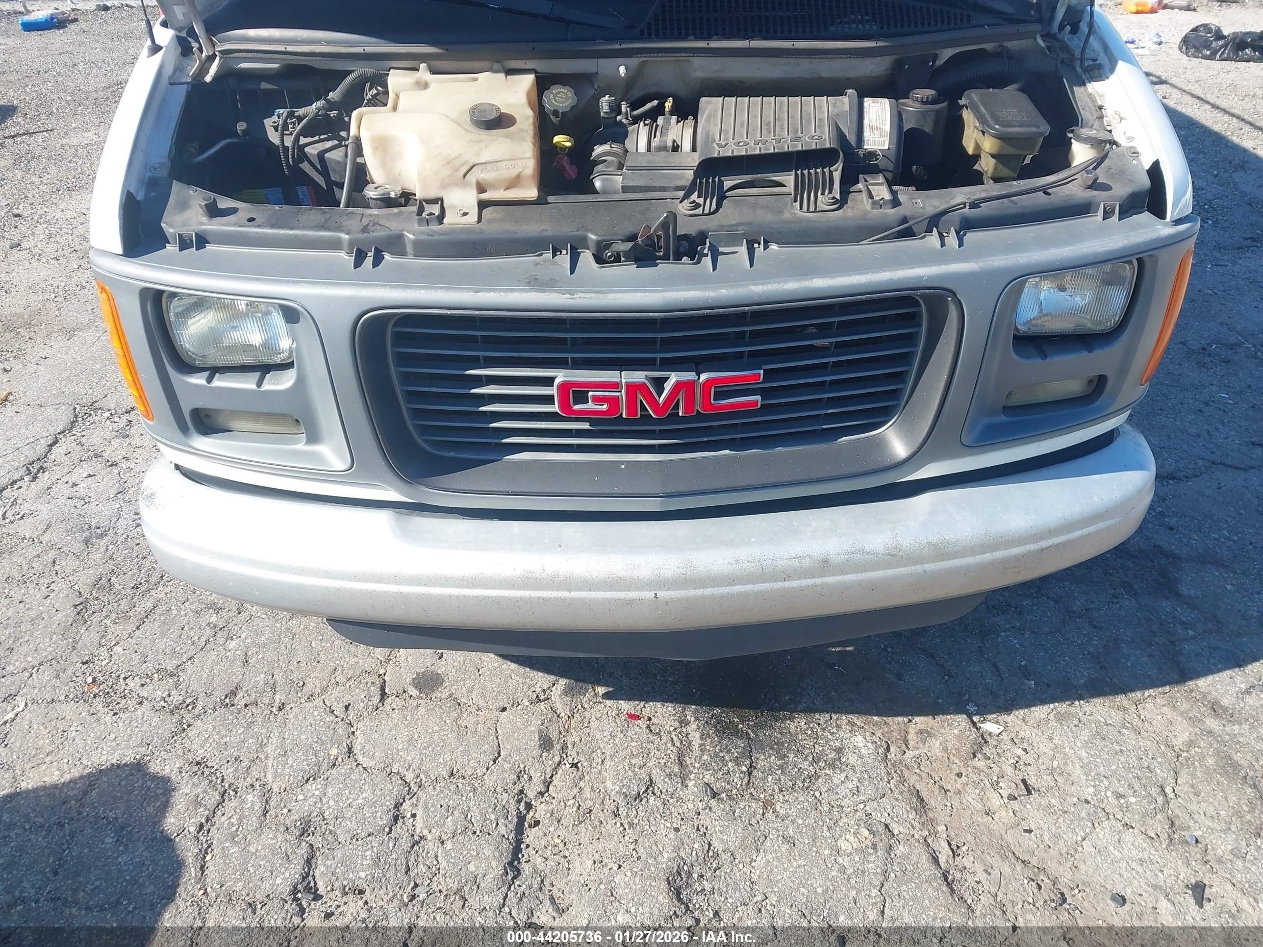 2002 Gmc Savana Standard White vin: 1GTGG25R921143801