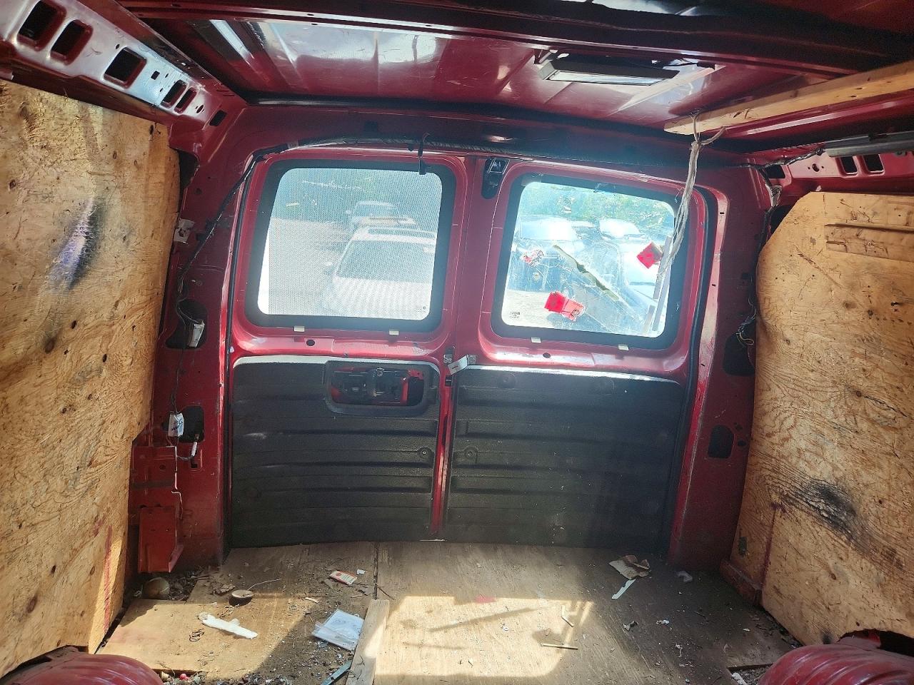 2005 Gmc Savana G2500 Red vin: 1GTGG25V351135467