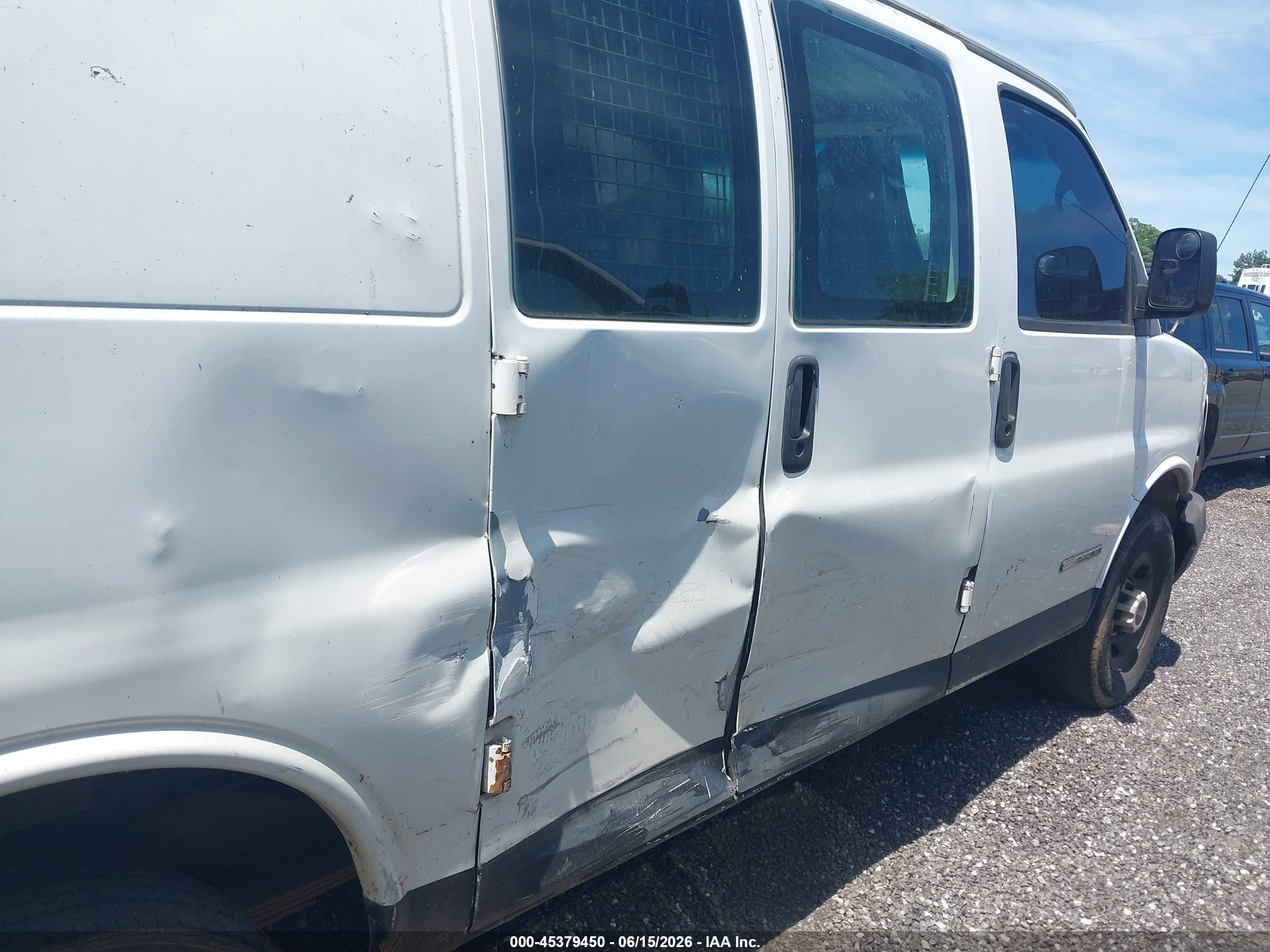 2005 Gmc Savana Standard White vin: 1GTGG25V551194892