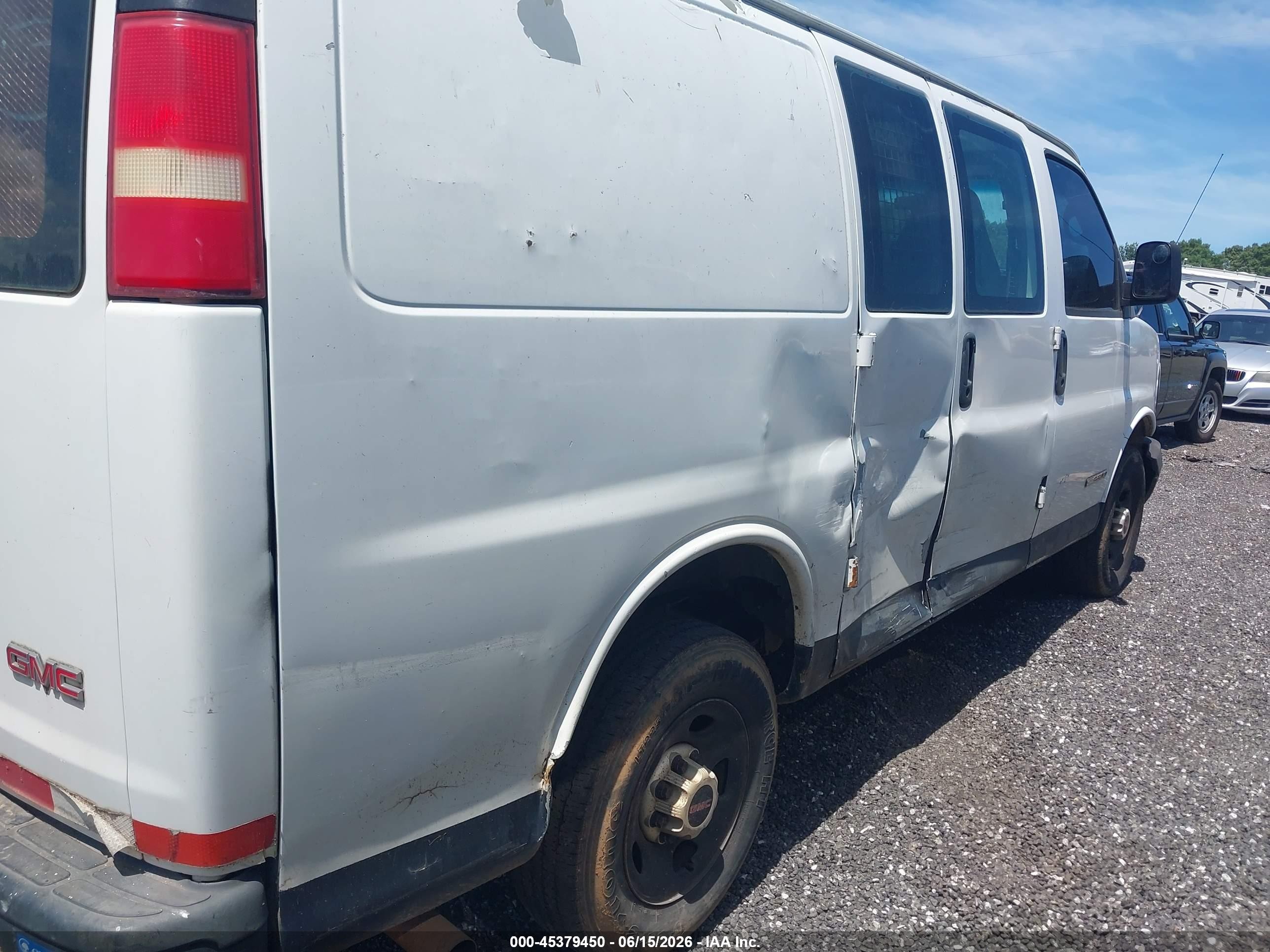 2005 Gmc Savana Standard White vin: 1GTGG25V551194892