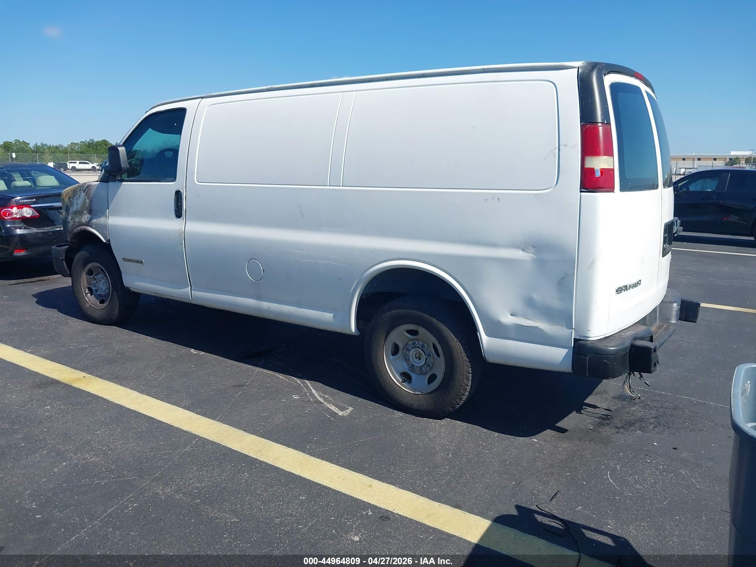 2004 Gmc Savana Standard White vin: 1GTGG25V641912013