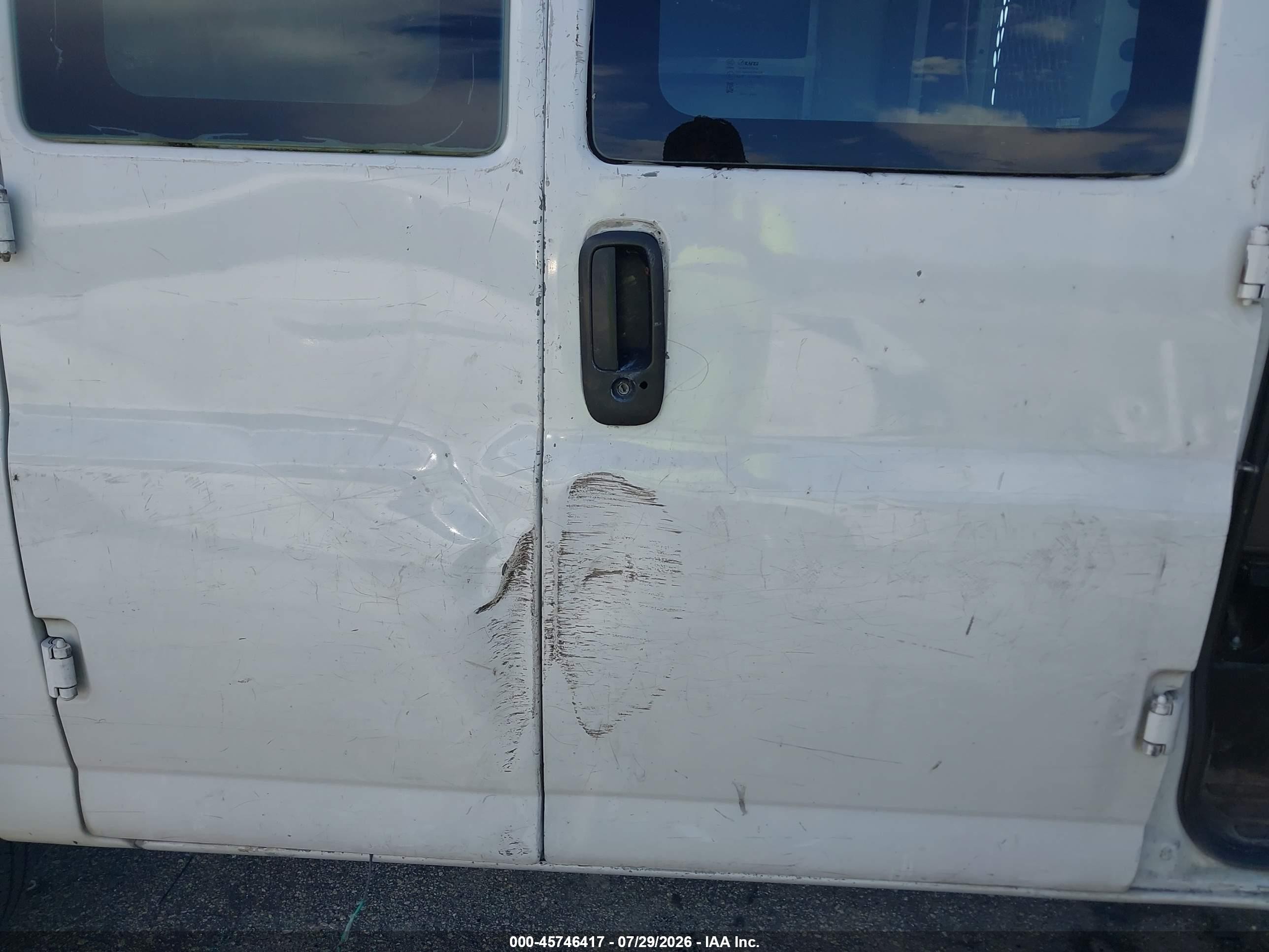 2005 Gmc Savana Standard White vin: 1GTGG25V651179561