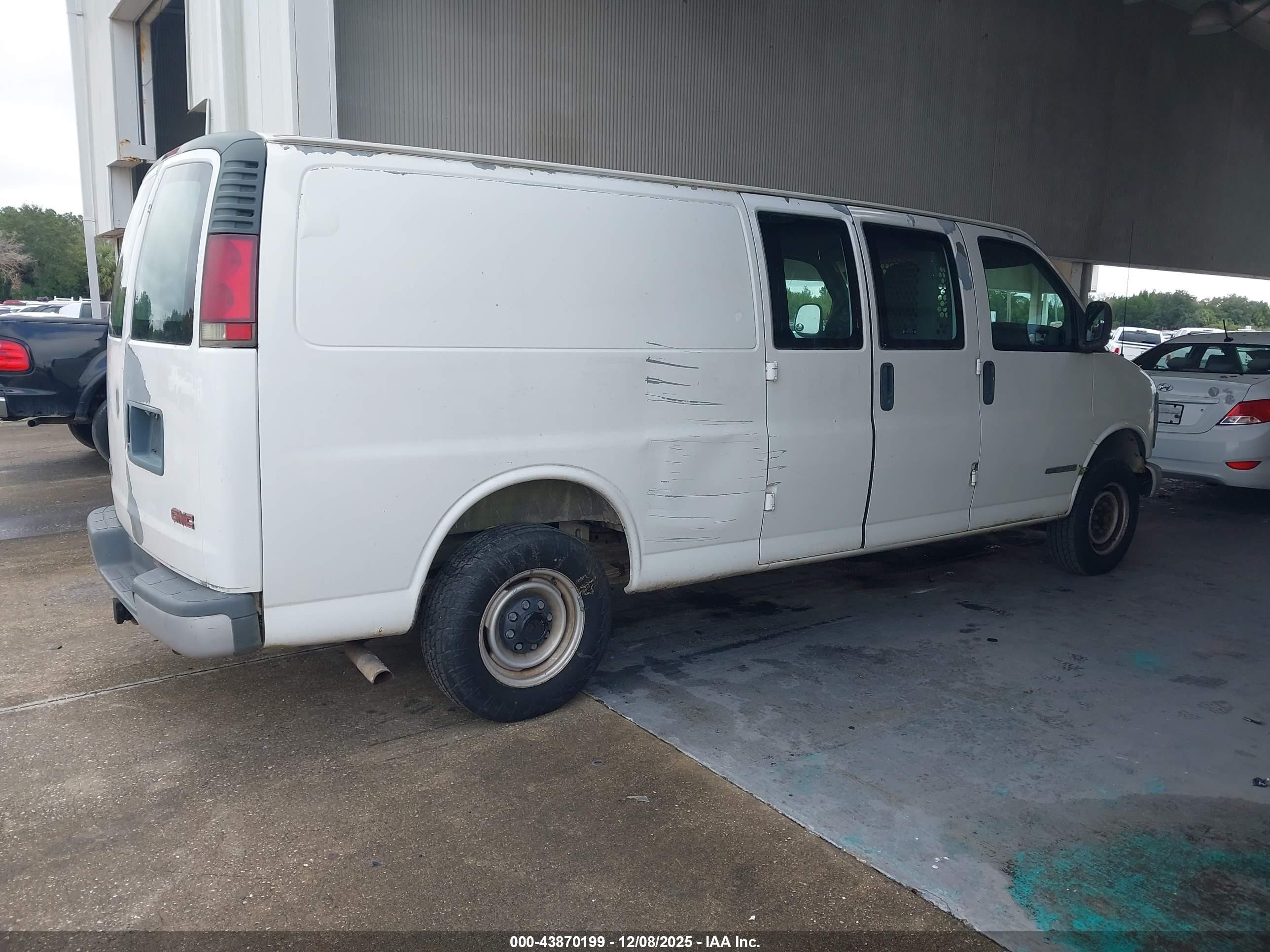 2002 Gmc Savana Standard White vin: 1GTGG29R821166934