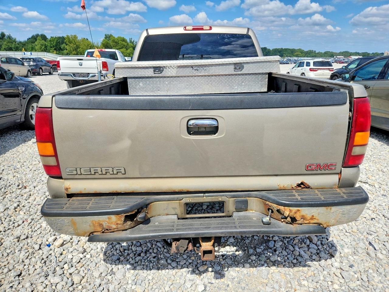 2003 Gmc Sierra K1500 Heavy Duty Tan vin: 1GTGK13U83F158570