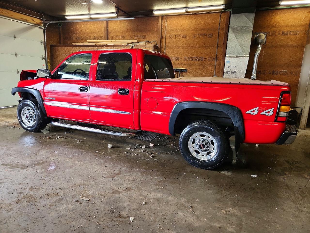 2004 Gmc Sierra K2500 Crew Cab Red vin: 1GTGK23U74F102854