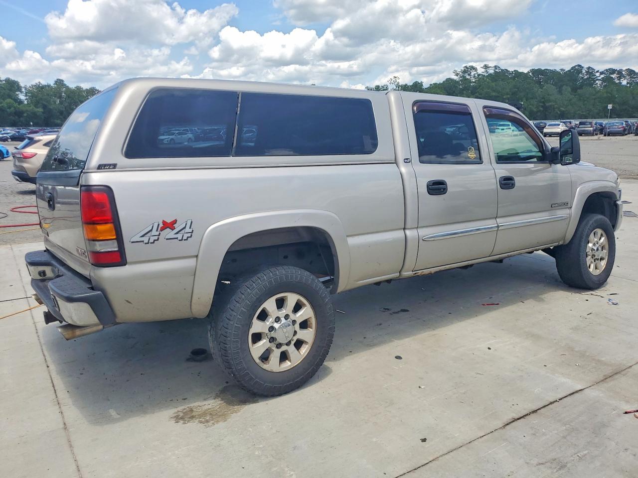 2004 Gmc Sierra K2500 Crew Cab Silver vin: 1GTGK23UX4F134861
