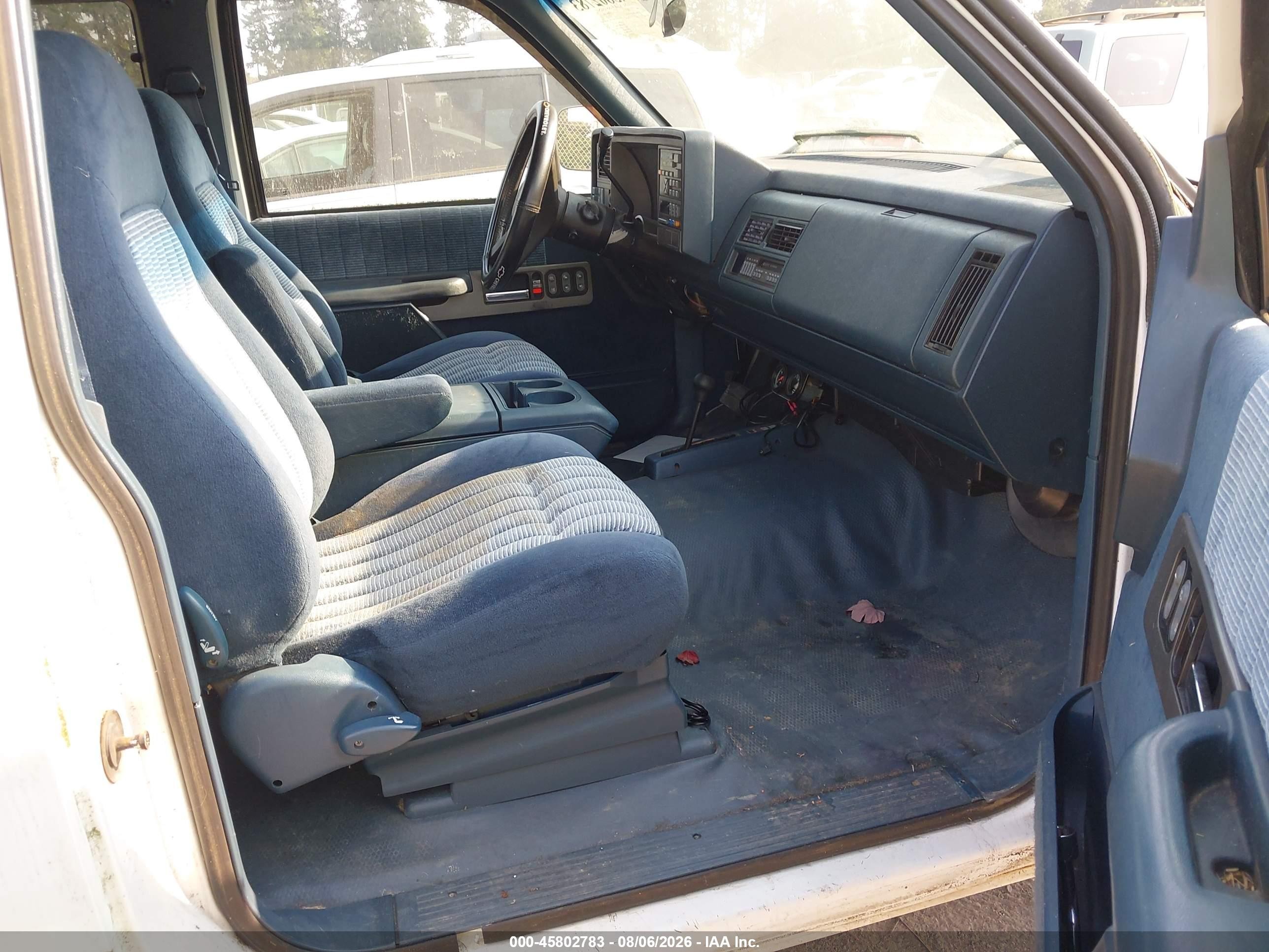 1994 Gmc Sierra K2500 White vin: 1GTGK29FXRE516104