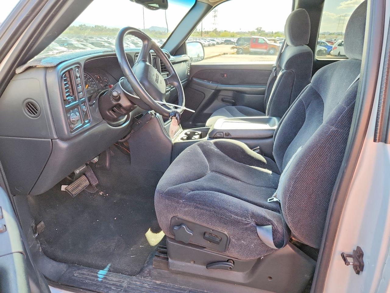 2000 Gmc New Sierra K2500 White vin: 1GTGK29U2YZ112848