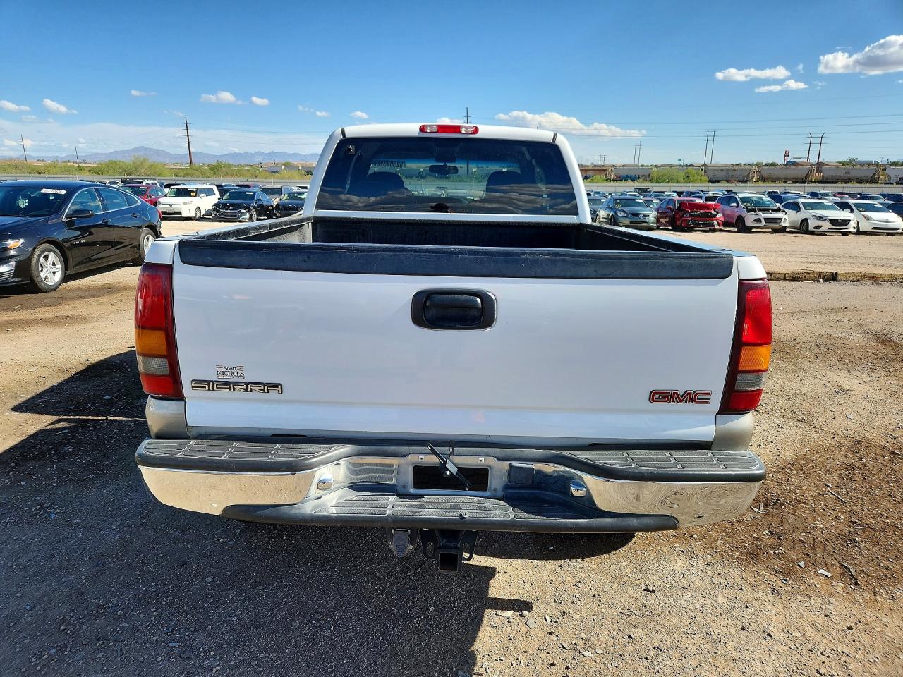 2000 Gmc New Sierra K2500 White vin: 1GTGK29U2YZ112848