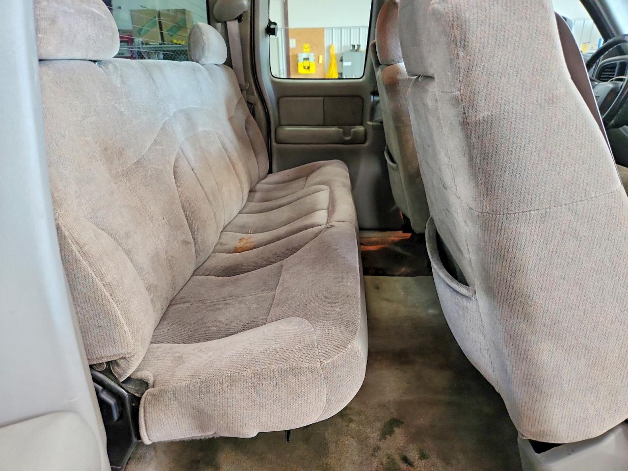 2000 Gmc New Sierra K2500 Silver vin: 1GTGK29U8YE415320