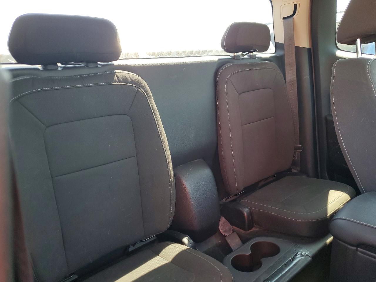 2015 Gmc Canyon Sle Silver vin: 1GTH5BEAXF1244789
