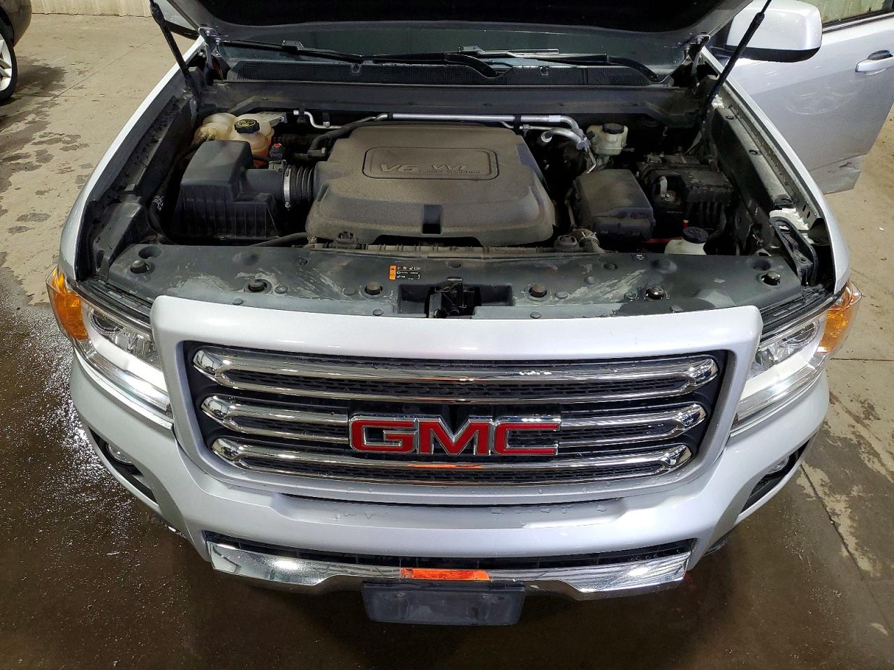 2015 Gmc Canyon Sle Серебряный vin: 1GTH6BE38F1215385