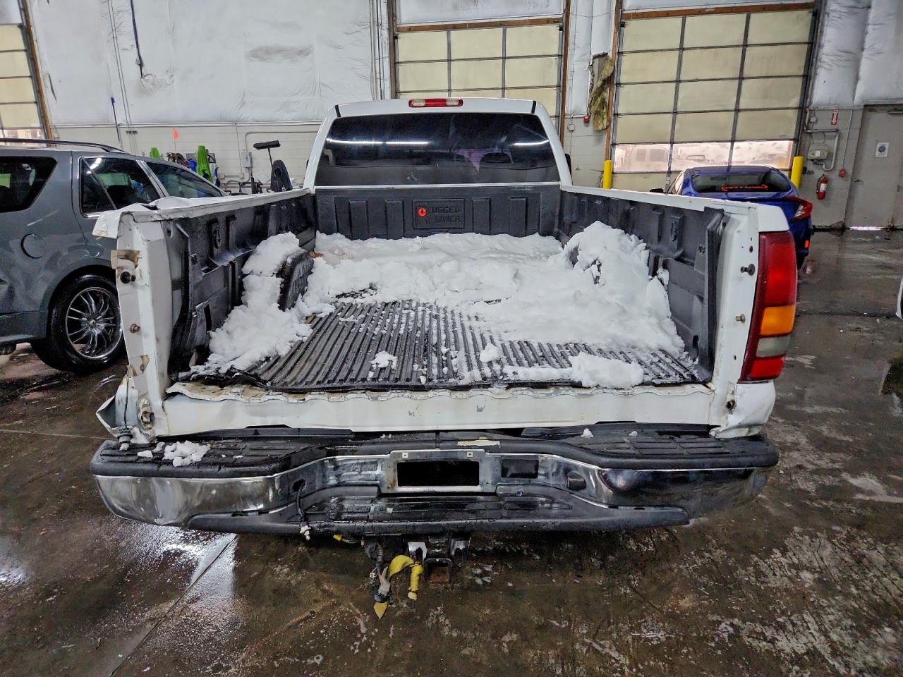 2003 Gmc Sierra C2500 Heavy Duty White vin: 1GTHC23193F217672